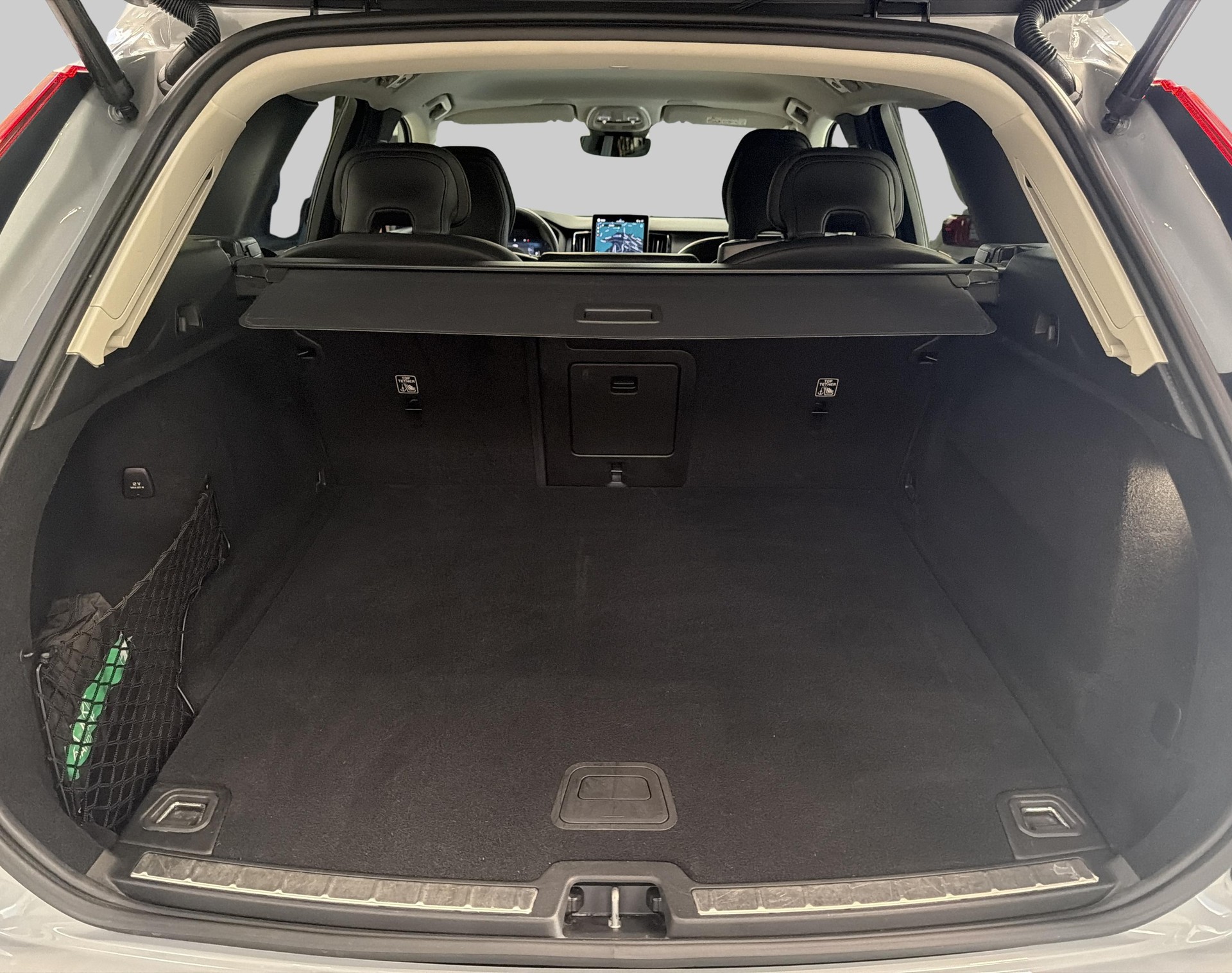 VOLVO XC60 2.0 B5 MH Plus Dark AWD-image-11
