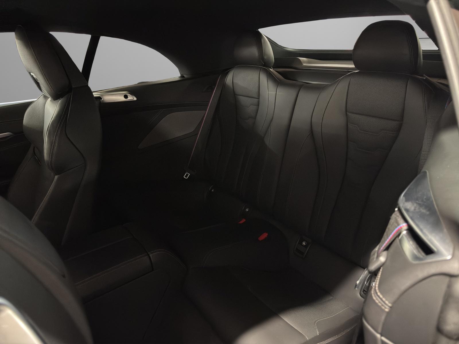 BMW M850i xDrive-image-13