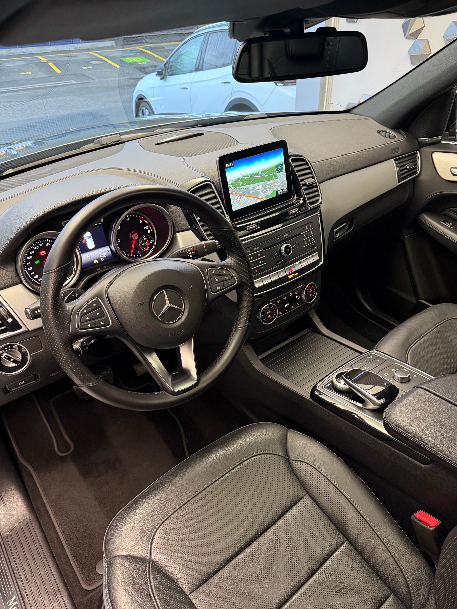 MERCEDES-BENZ GLE 350 d Executive 4Matic 9G-Tronic-image-4
