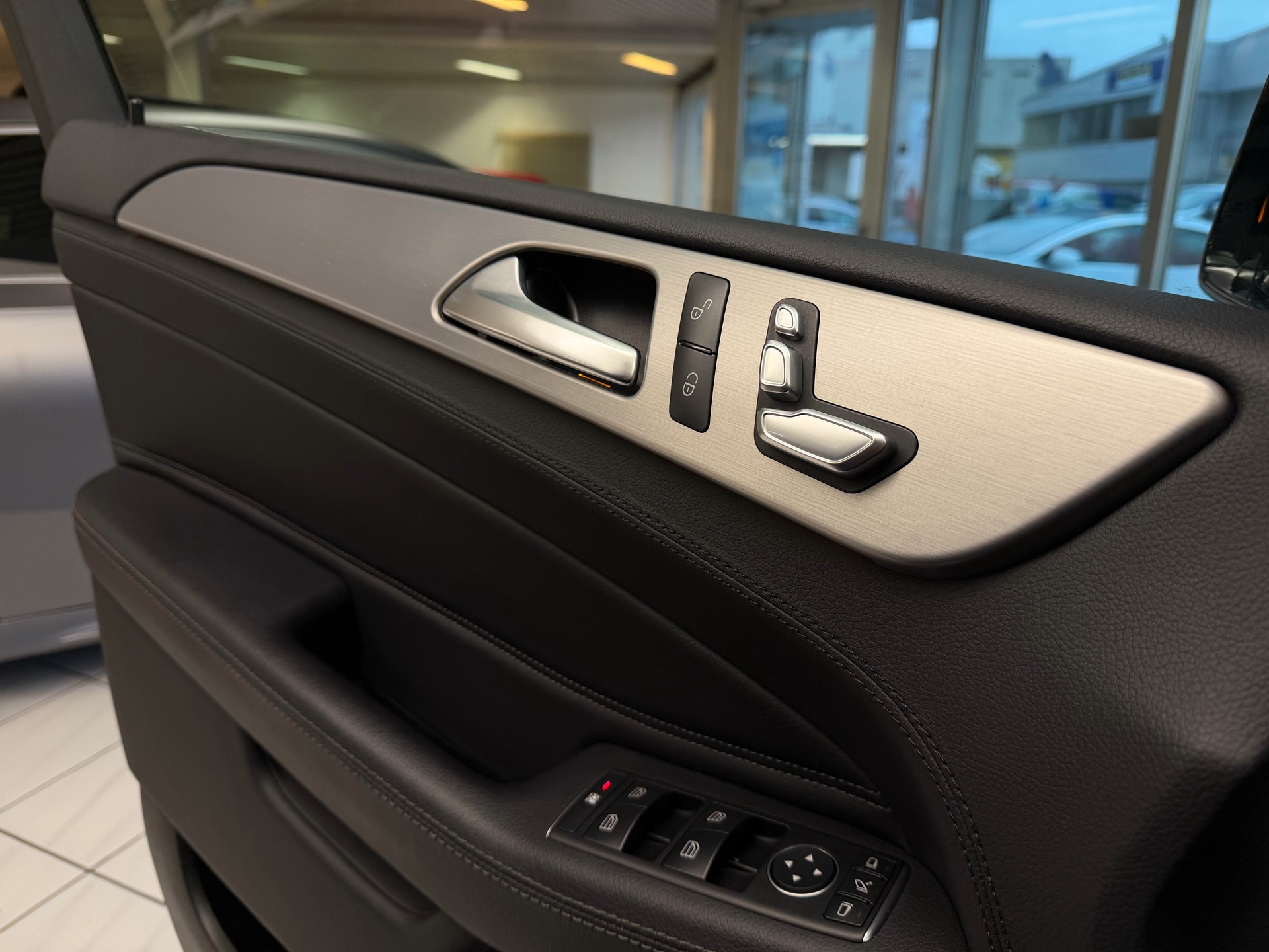 MERCEDES-BENZ GLE 350 d Executive 4Matic 9G-Tronic-image-25