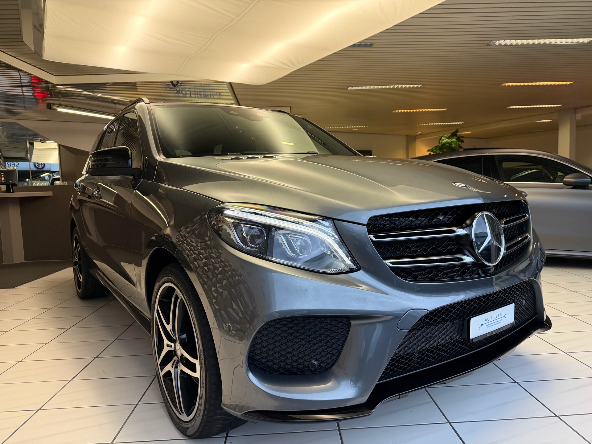 MERCEDES-BENZ GLE 350 d Executive 4Matic 9G-Tronic-showroom-element-3