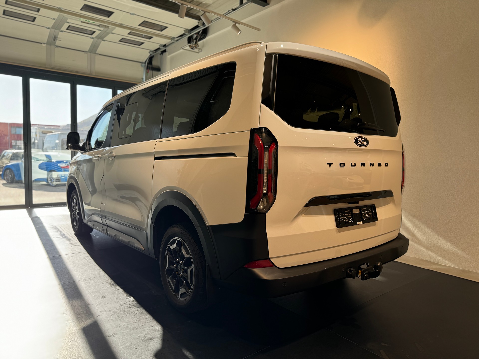 FORD Tourneo Bus 320 L1H1 Active Automat đ FROZEN WHITE - Neues Modell!-image-7