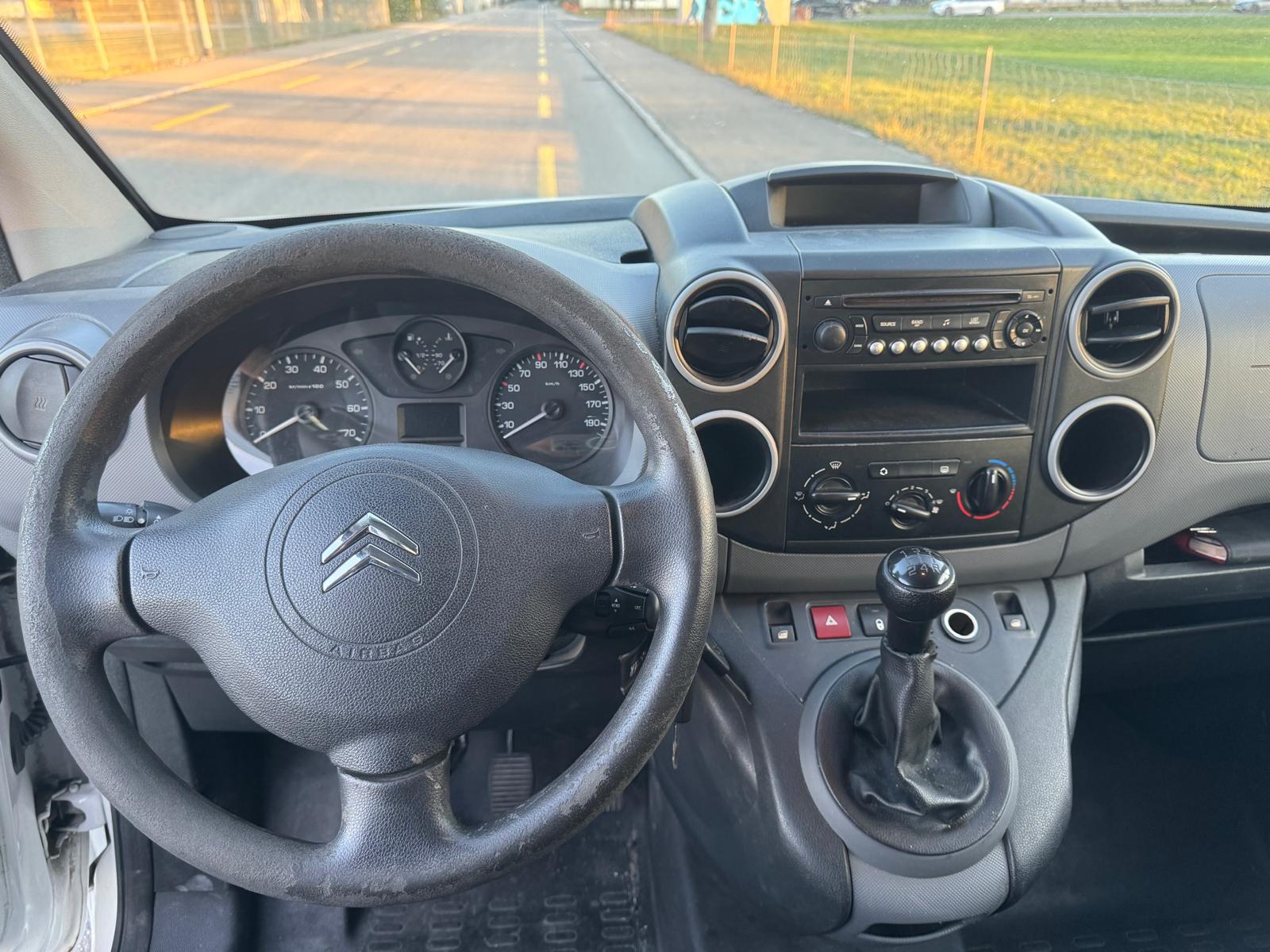 CITROEN Berlingo 1.6 HDi 600 Komfort (Confort)-image-9