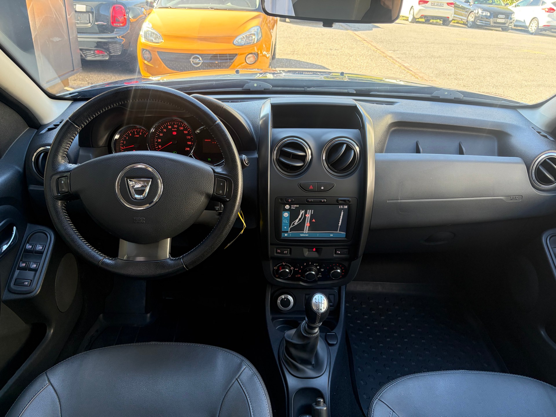 DACIA Duster 1.2 T Essential 4x4-image-1