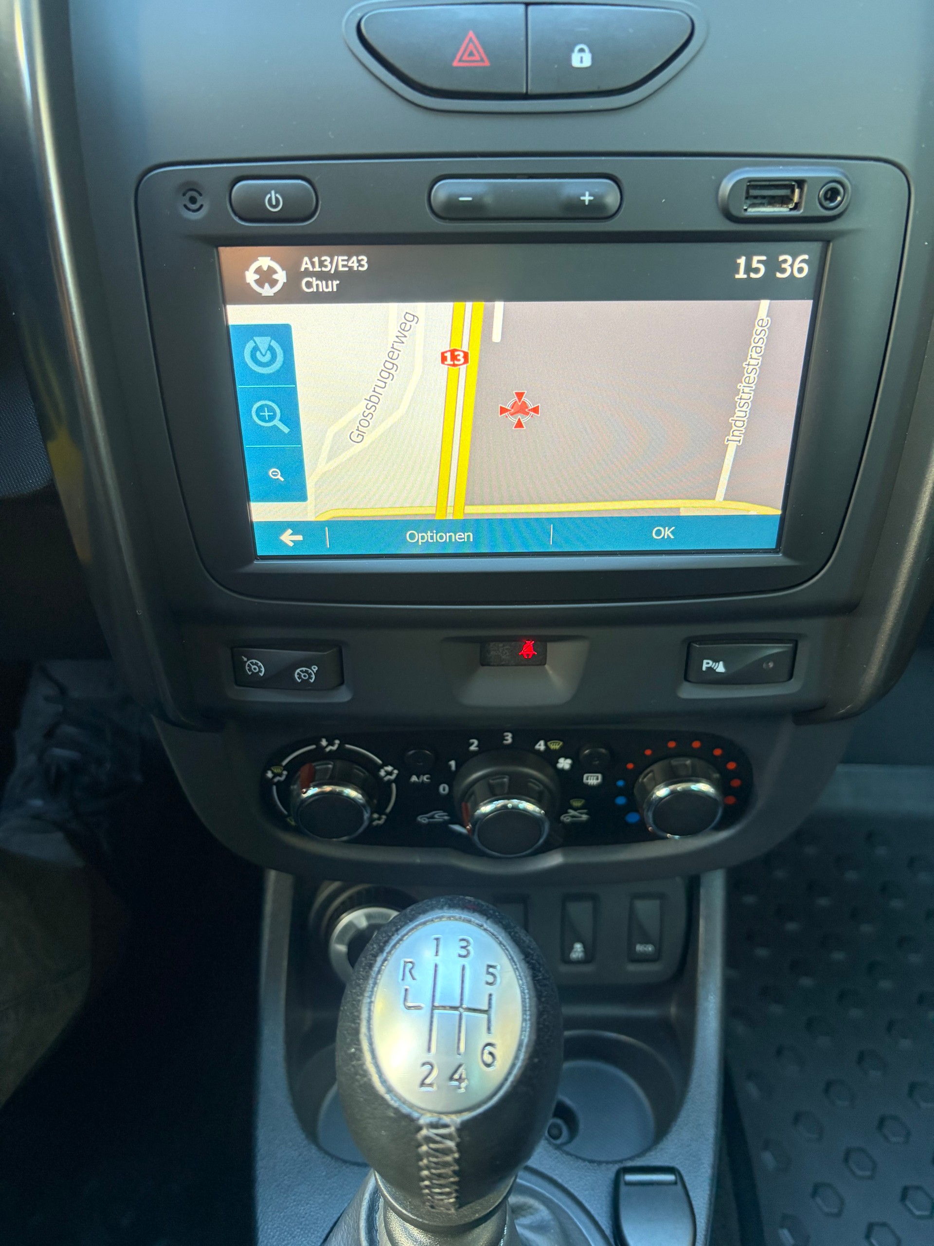DACIA Duster 1.2 T Essential 4x4-image-4