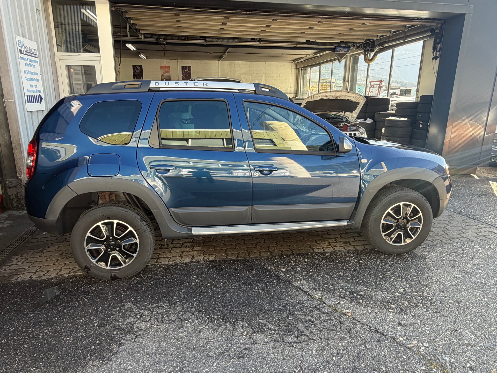 DACIA Duster 1.2 T Essential 4x4-image-8