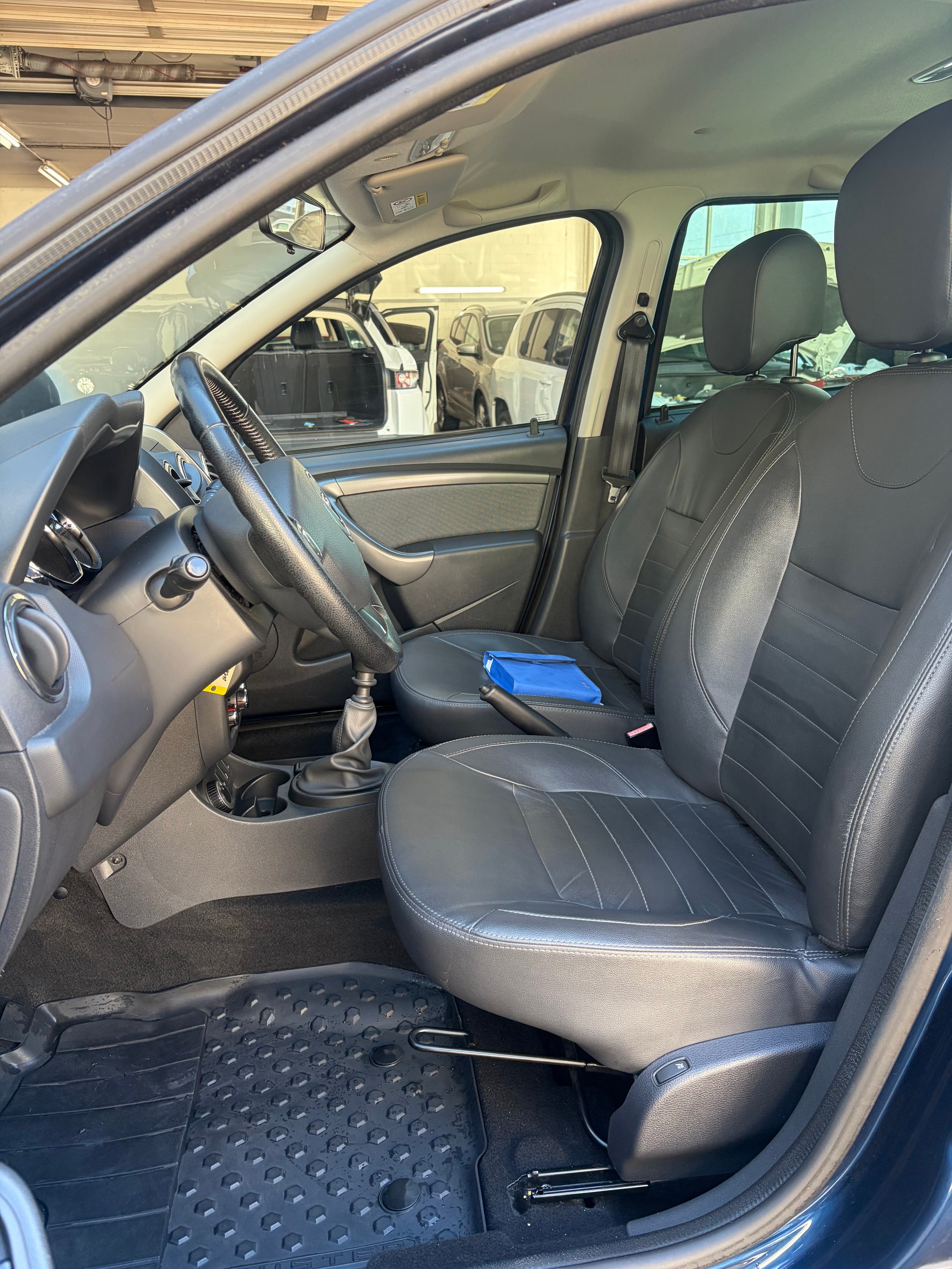 DACIA Duster 1.2 T Essential 4x4-image-2
