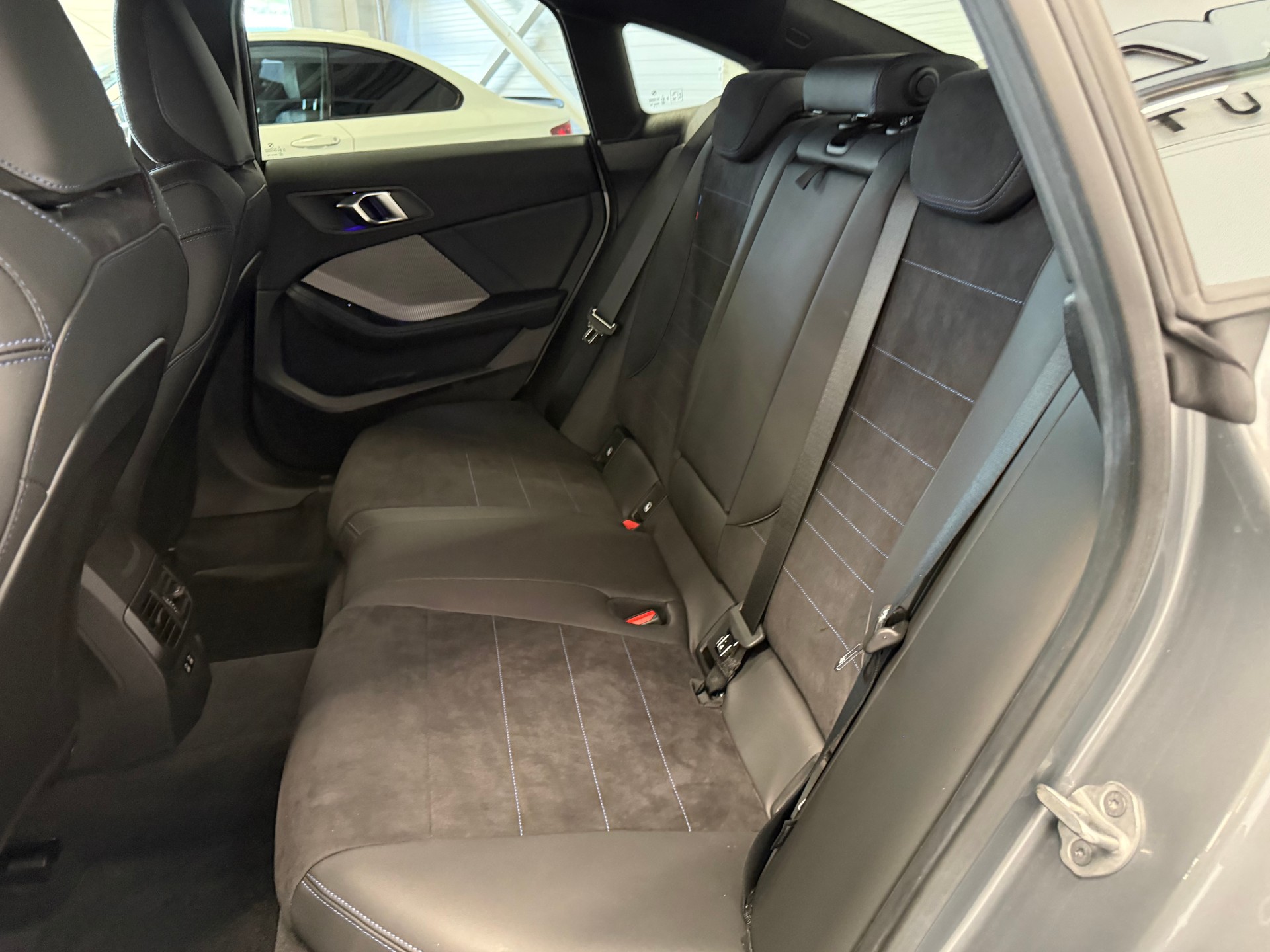 BMW 223 xDrive Gran Coupé 48V M Sport Steptronic-image-24