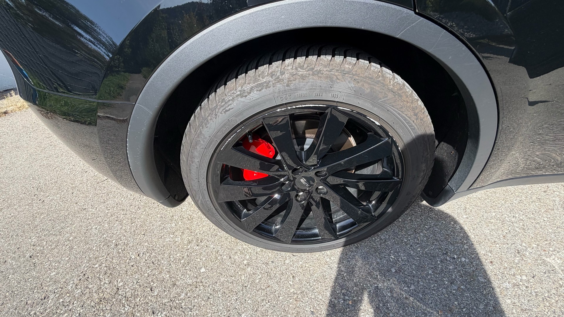 TESLA Performance D-image-12