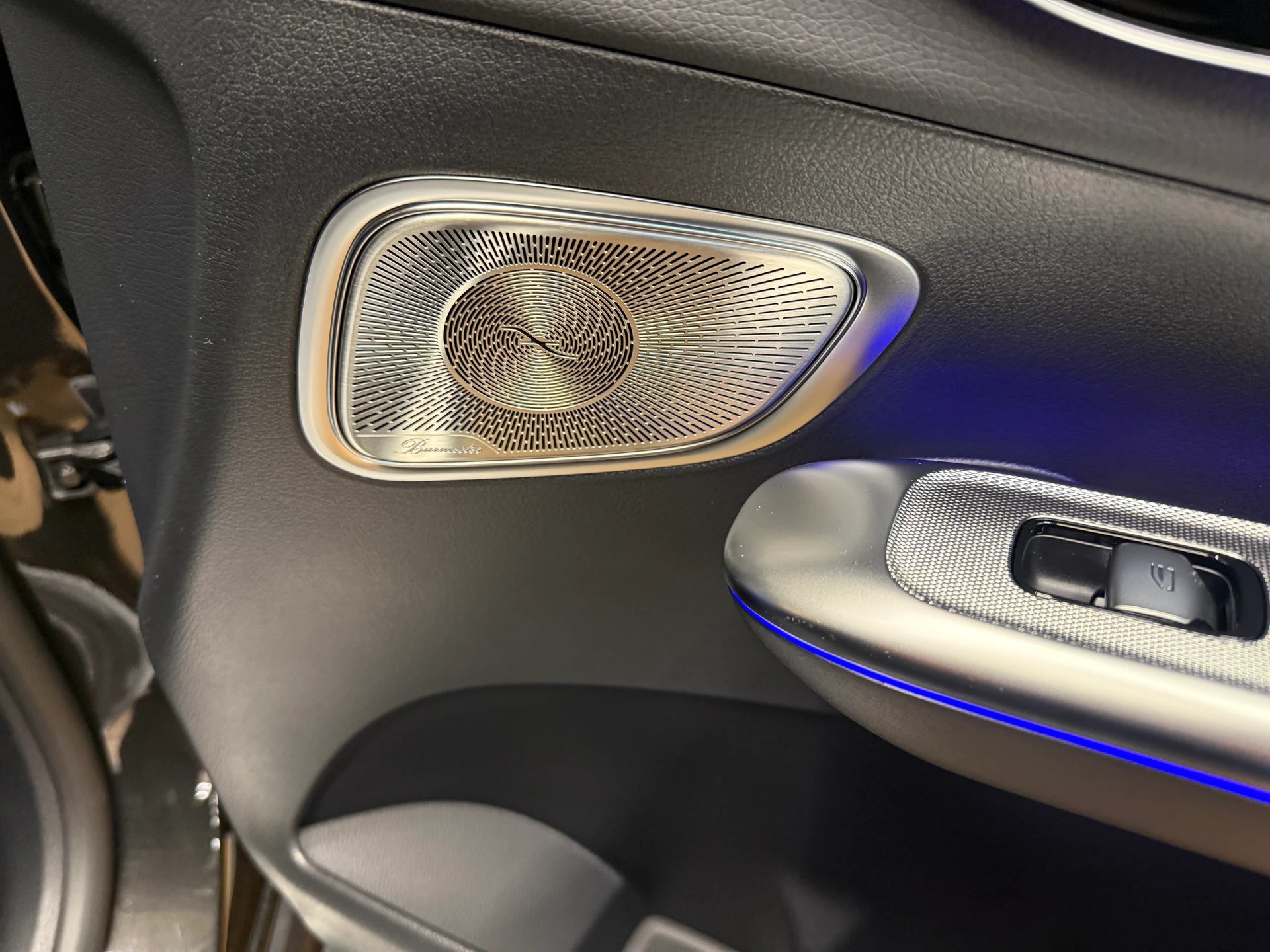 MERCEDES-BENZ GLC 300 d 4M - AMG / DISTRONIC / 360 Grad Kamera-image-12