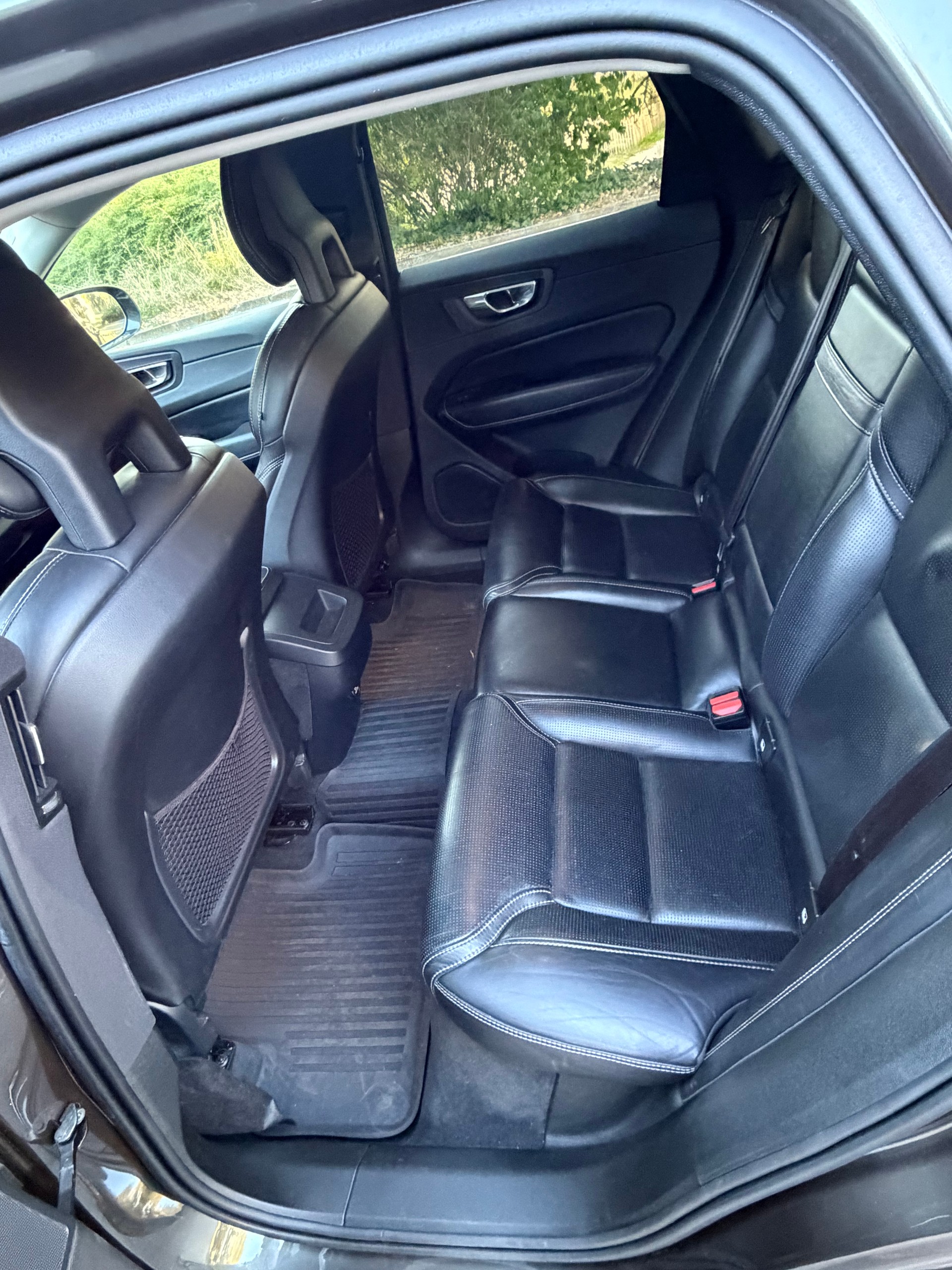 VOLVO 2.0 D4 Inscription AWD-image-4