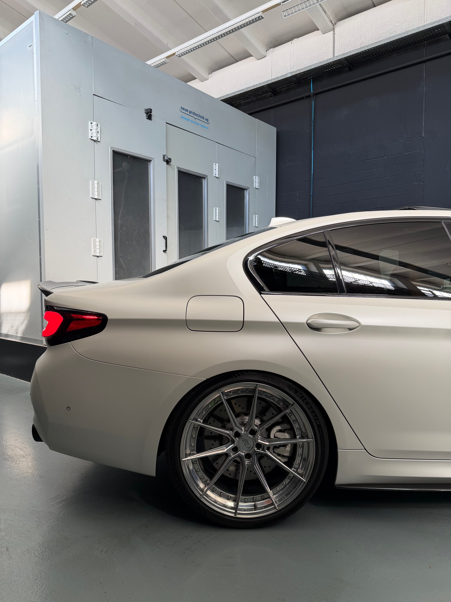 BMW M5-image-3