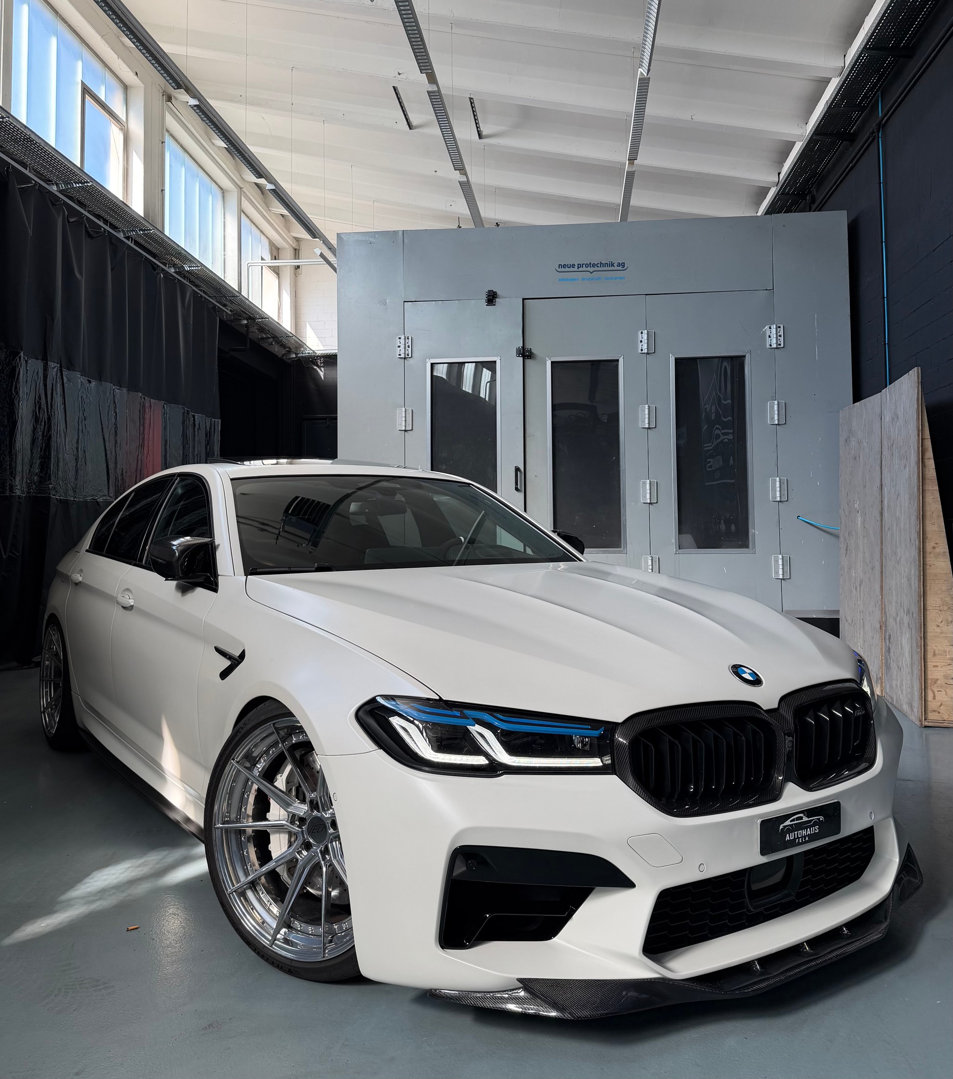 BMW M5-image-1
