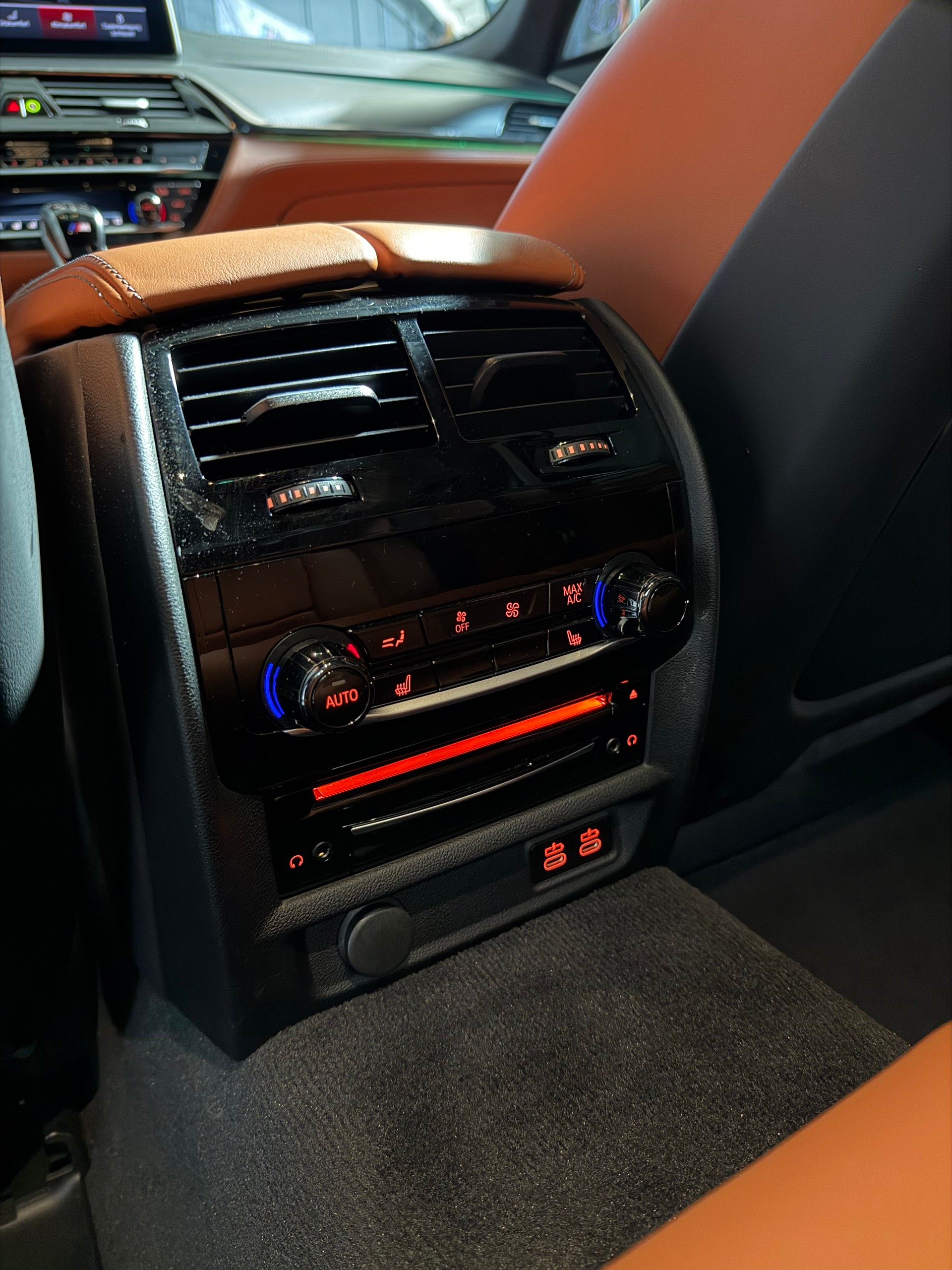 BMW M5-image-12