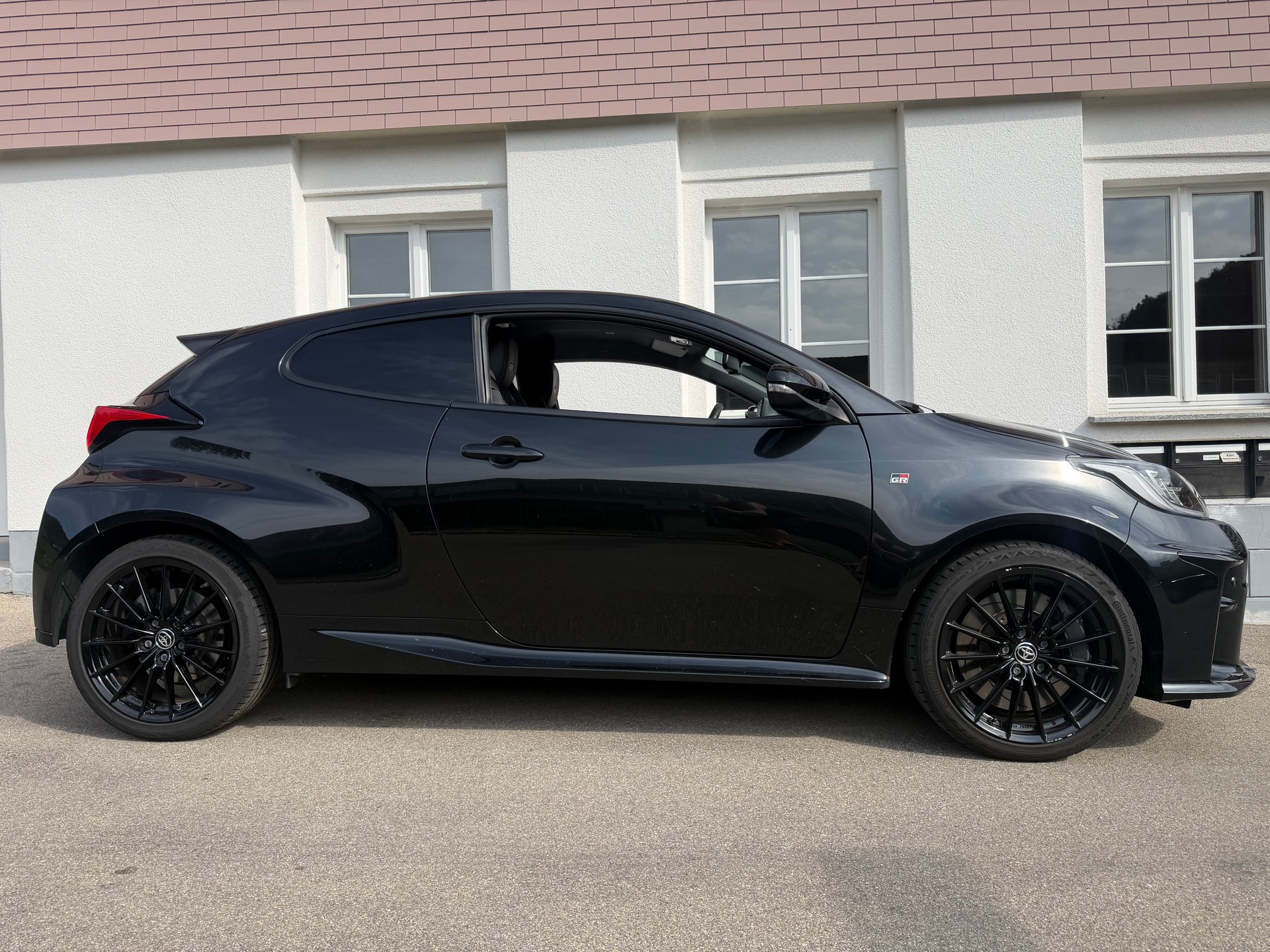 TOYOTA Yaris 1.6 GR Sport-image-5