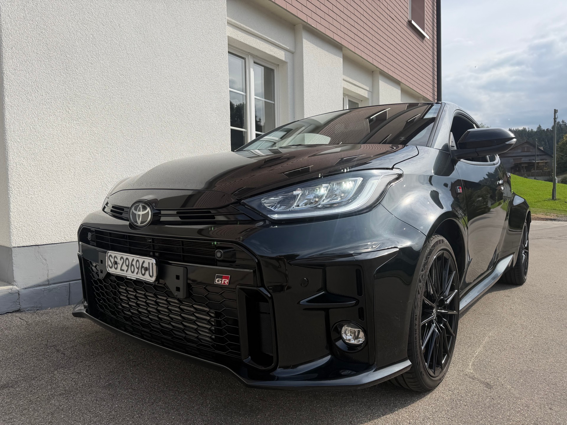 TOYOTA Yaris 1.6 GR Sport-image-0