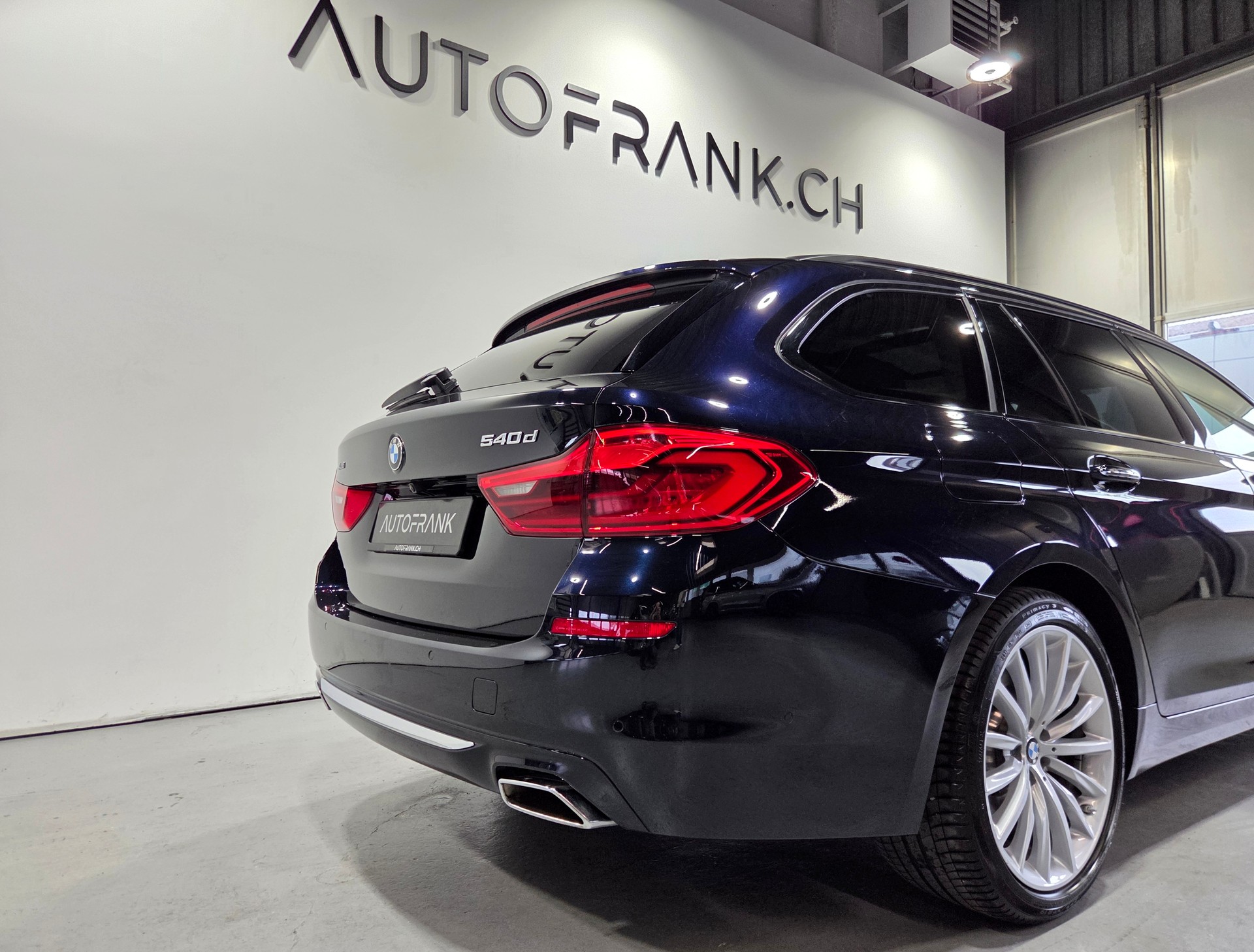 BMW 540d xDrive Touring Individual-image-8
