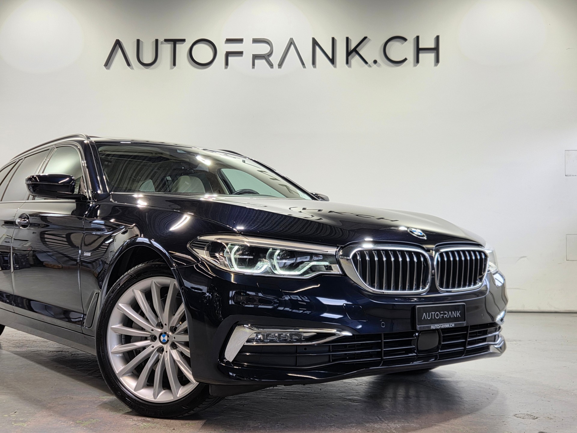 BMW 540d xDrive Touring Individual-image-1