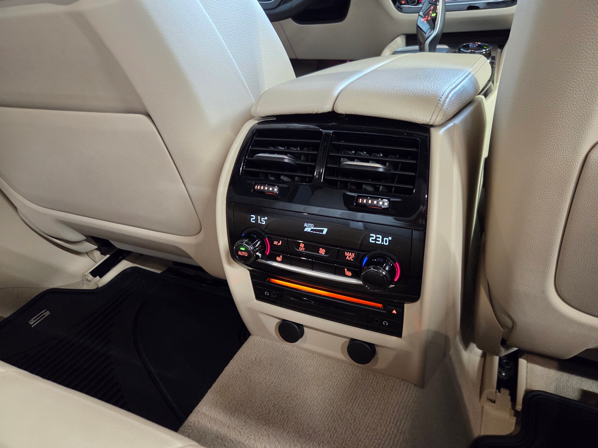 BMW 540d xDrive Touring Individual-image-21