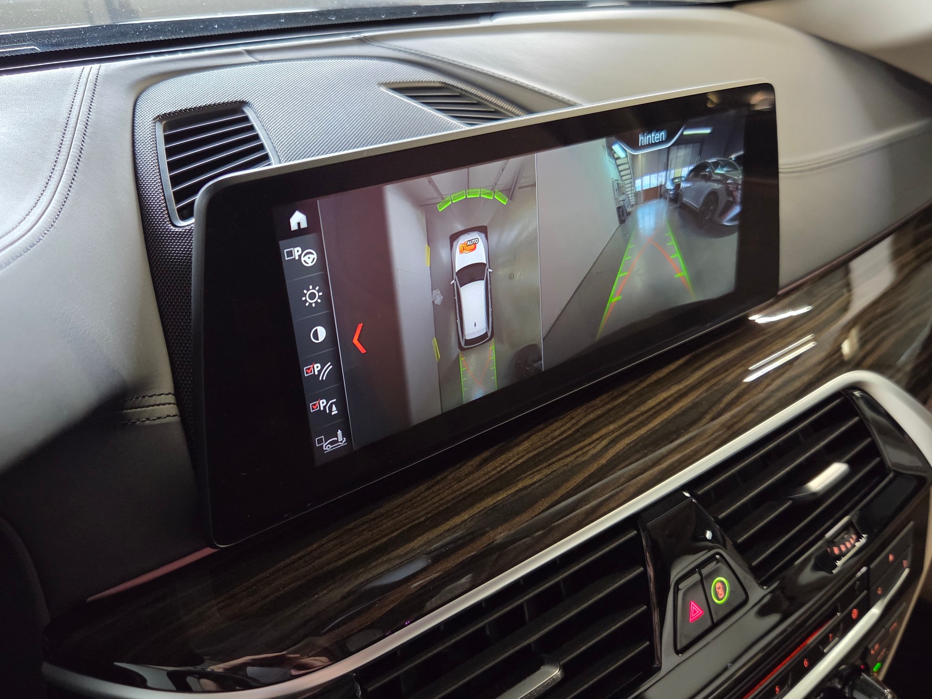 BMW 540d xDrive Touring Individual-image-14