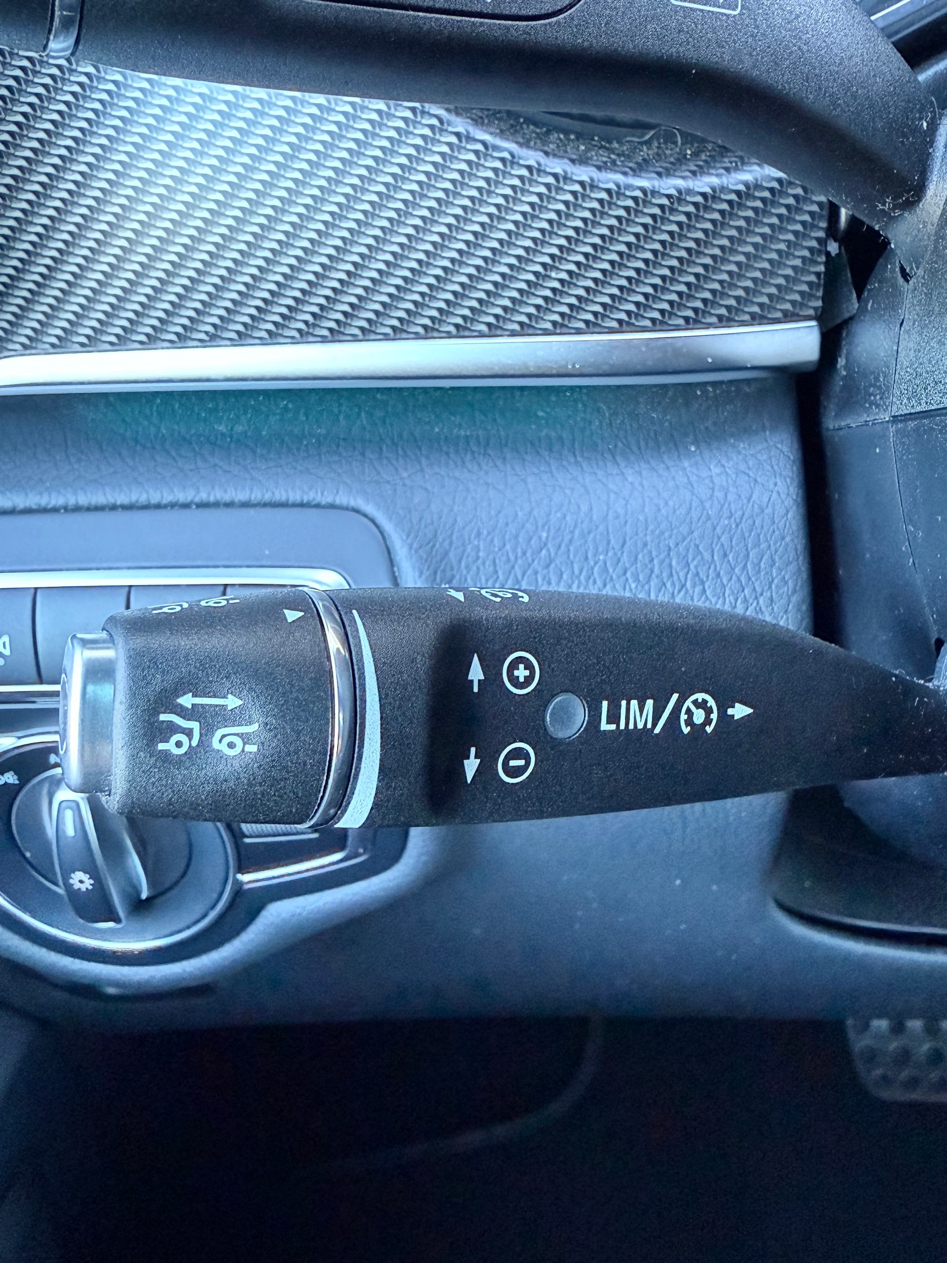 MERCEDES-BENZ V 300 d lang Avantgarde 4Matic 9G-Tronic-image-10