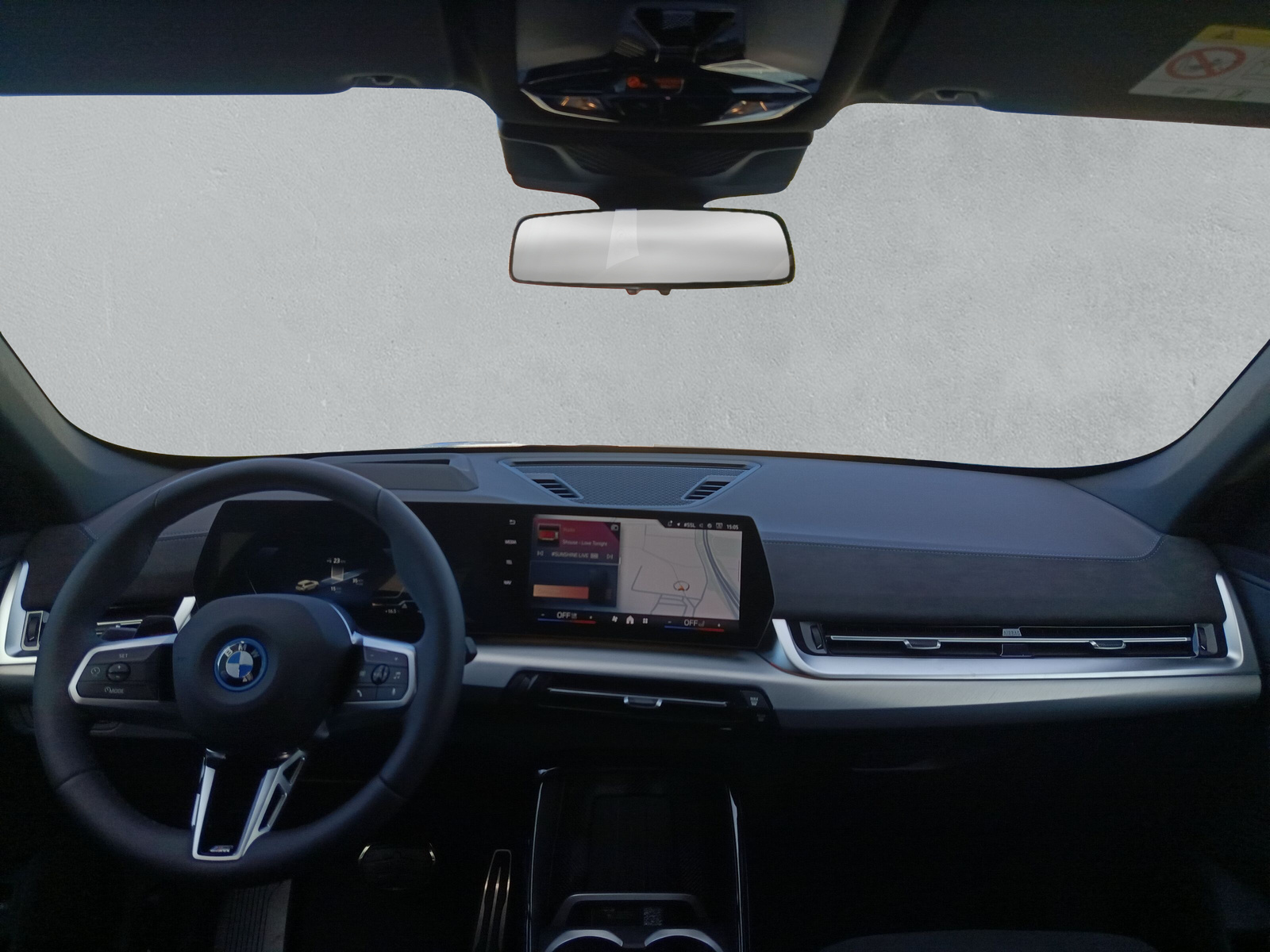 BMW iX1 eDrive 20 Edition M Sport-image-16