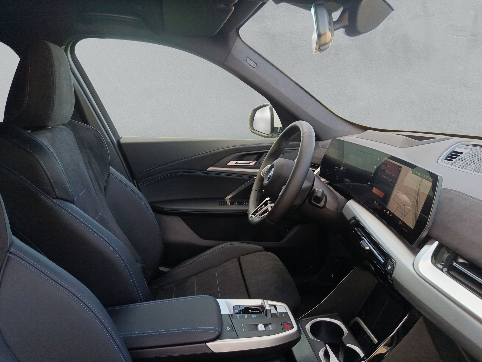 BMW iX1 eDrive 20 Edition M Sport-image-13