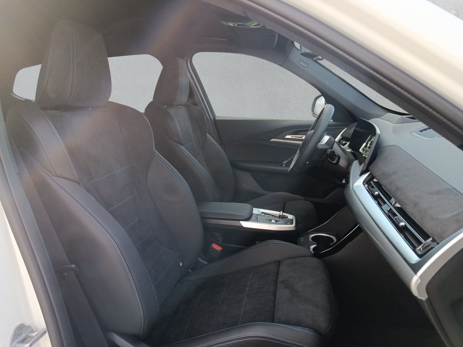 BMW iX1 eDrive 20 Edition M Sport-image-12