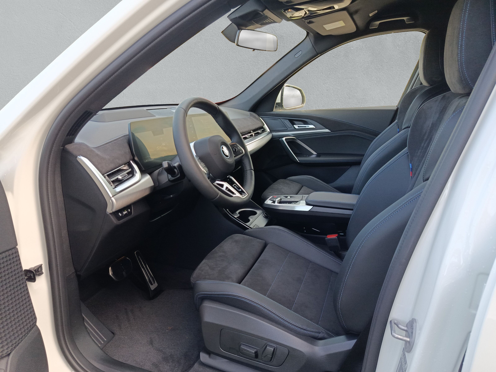 BMW iX1 eDrive 20 Edition M Sport-image-11