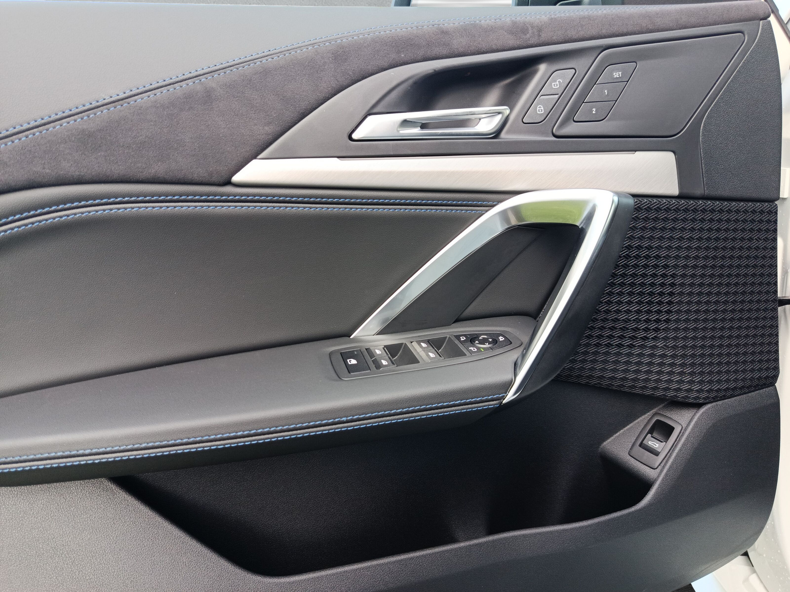 BMW iX1 eDrive 20 Edition M Sport-image-21