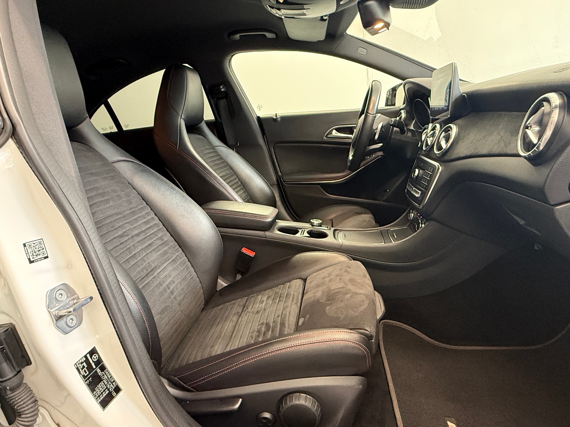 MERCEDES-BENZ CLA 250 AMG Line 7G-DCT 4Matic Ab 280.- pro Monat-image-14