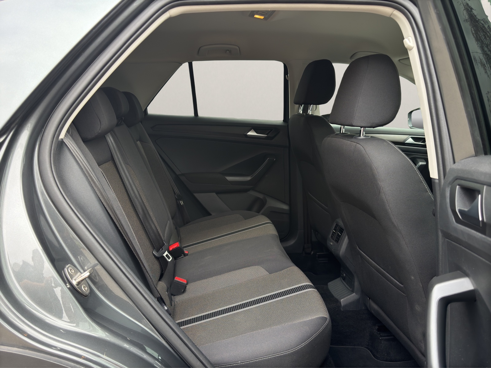 VW T-Roc 1.0 TSI-image-13