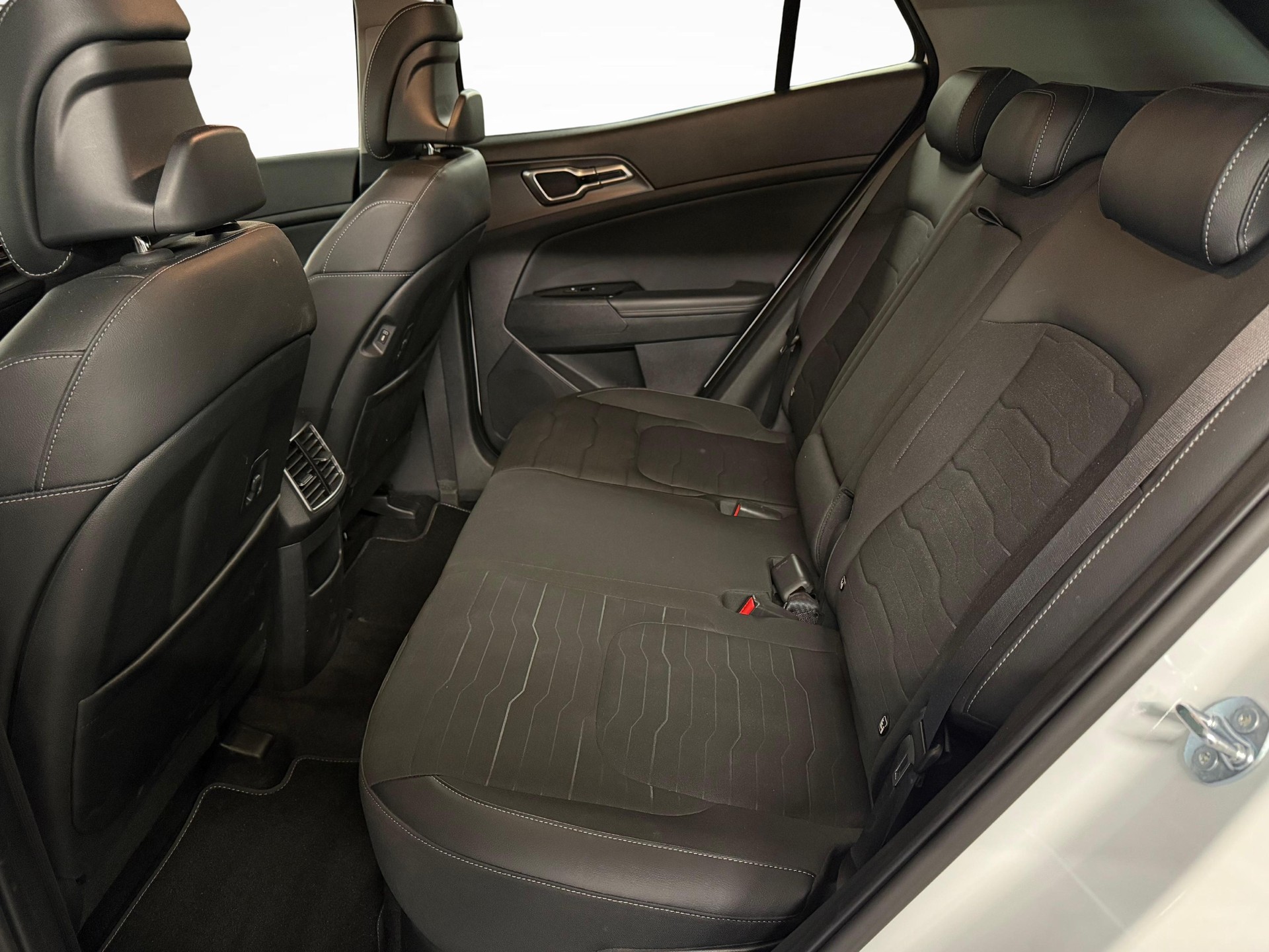 KIA Sportage 1.6 T-GDi Hybrid Style-image-10