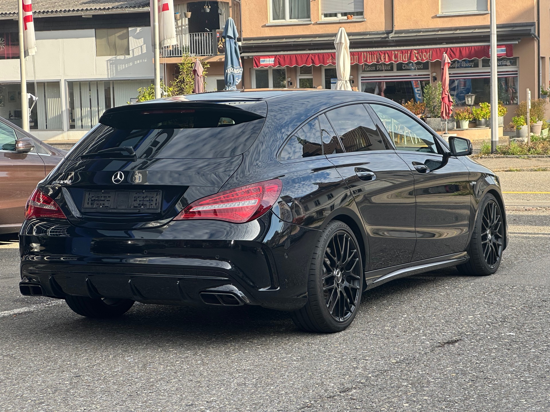 MERCEDES-BENZ CLA Shooting Brake 45 AMG 4Matic Speedshift-image-4
