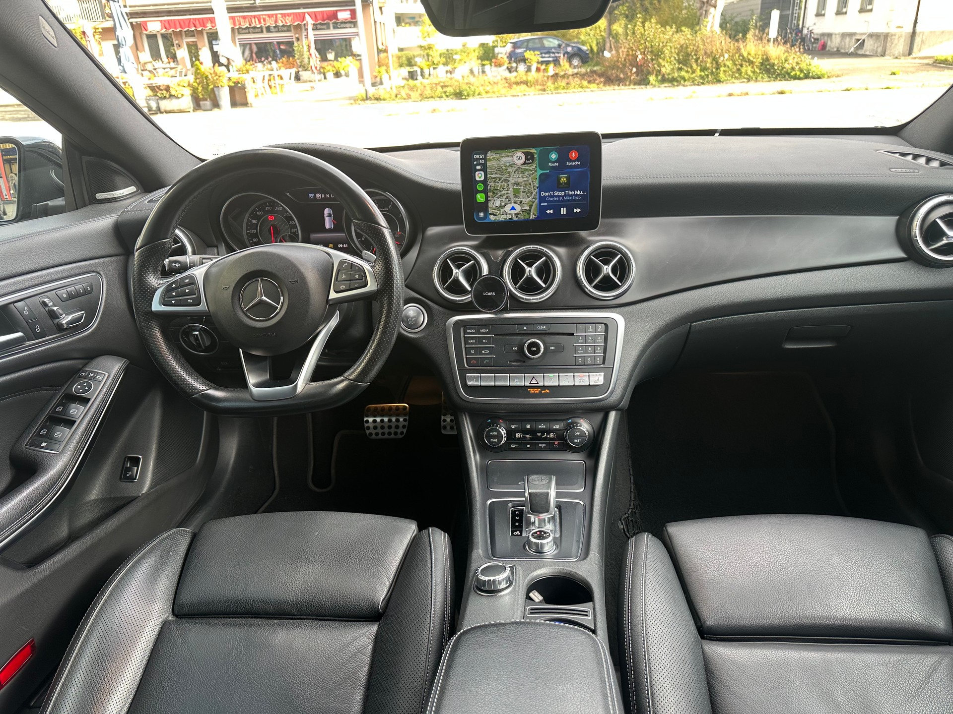 MERCEDES-BENZ CLA Shooting Brake 45 AMG 4Matic Speedshift-image-8