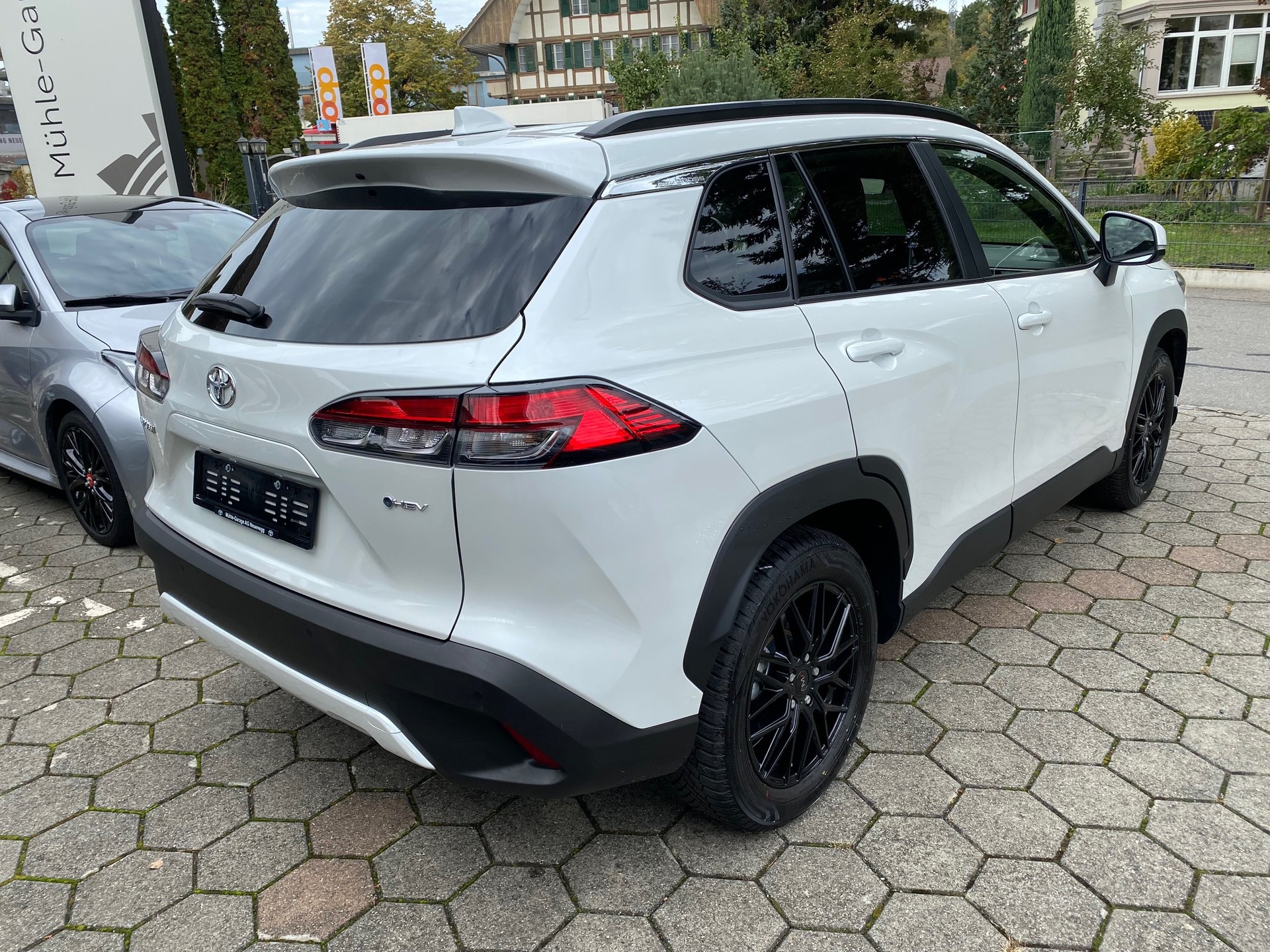 TOYOTA Corolla Cross 2.0 Trend e-CVT-showroom-element-2