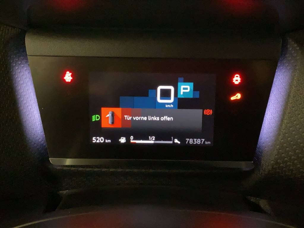 CITROEN C4 1.2 PureTech Shine-image-8
