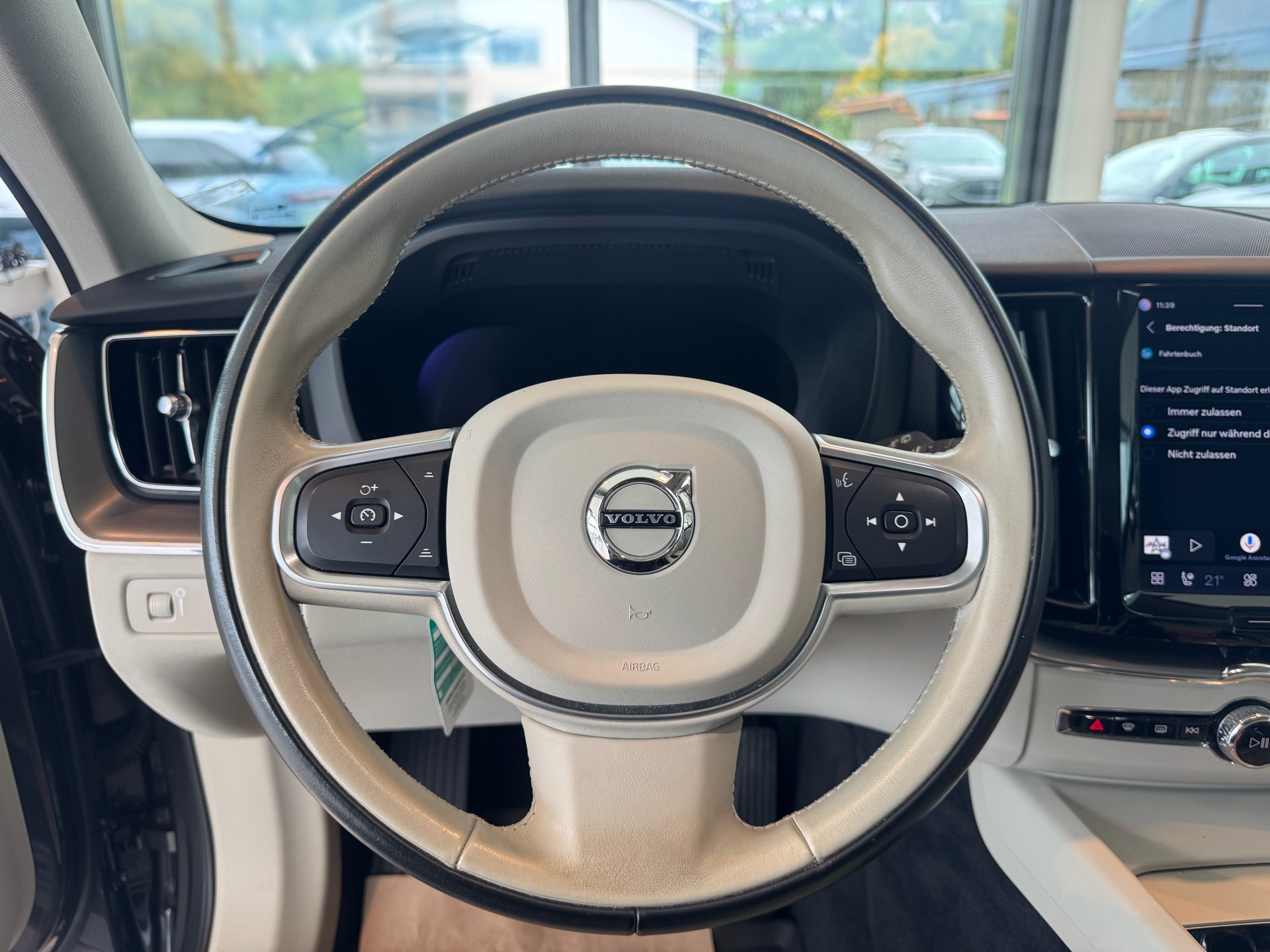 VOLVO XC60 B5 Benzin Mild Hybrid Momentum Geartronic-image-14