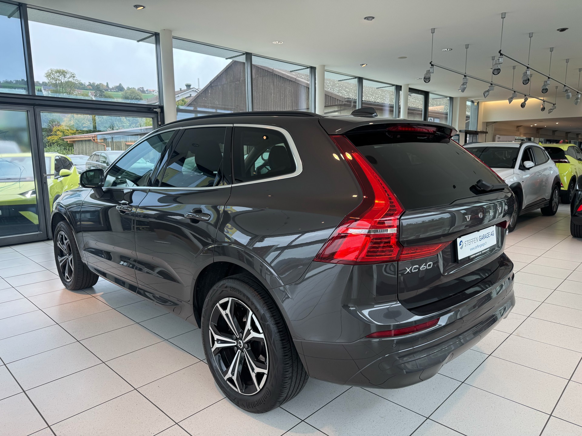 VOLVO XC60 B5 Benzin Mild Hybrid Momentum Geartronic-image-9