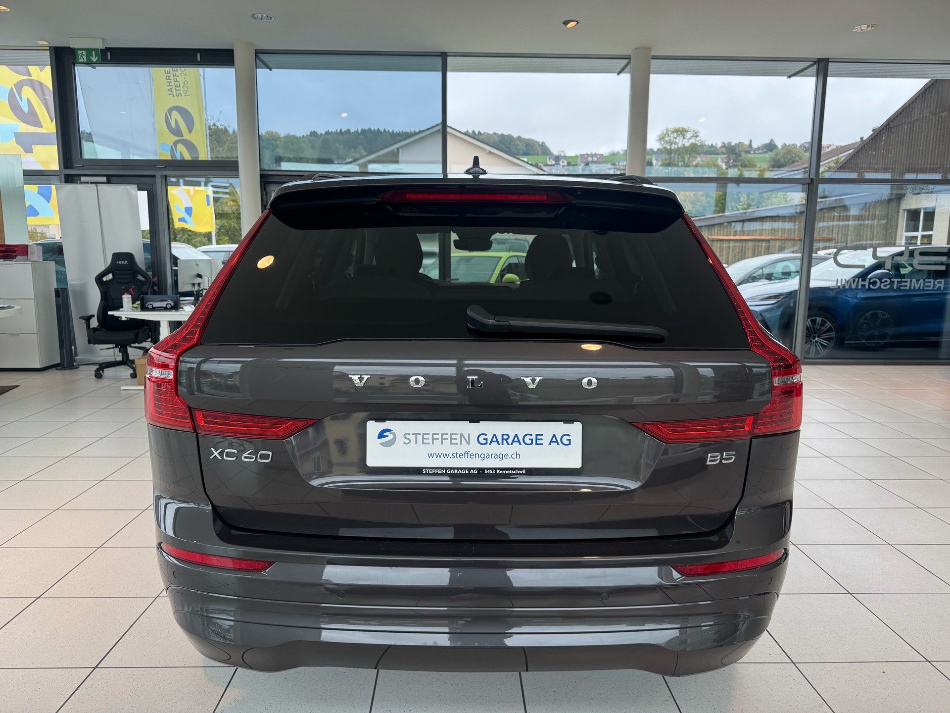 VOLVO XC60 B5 Benzin Mild Hybrid Momentum Geartronic-image-8