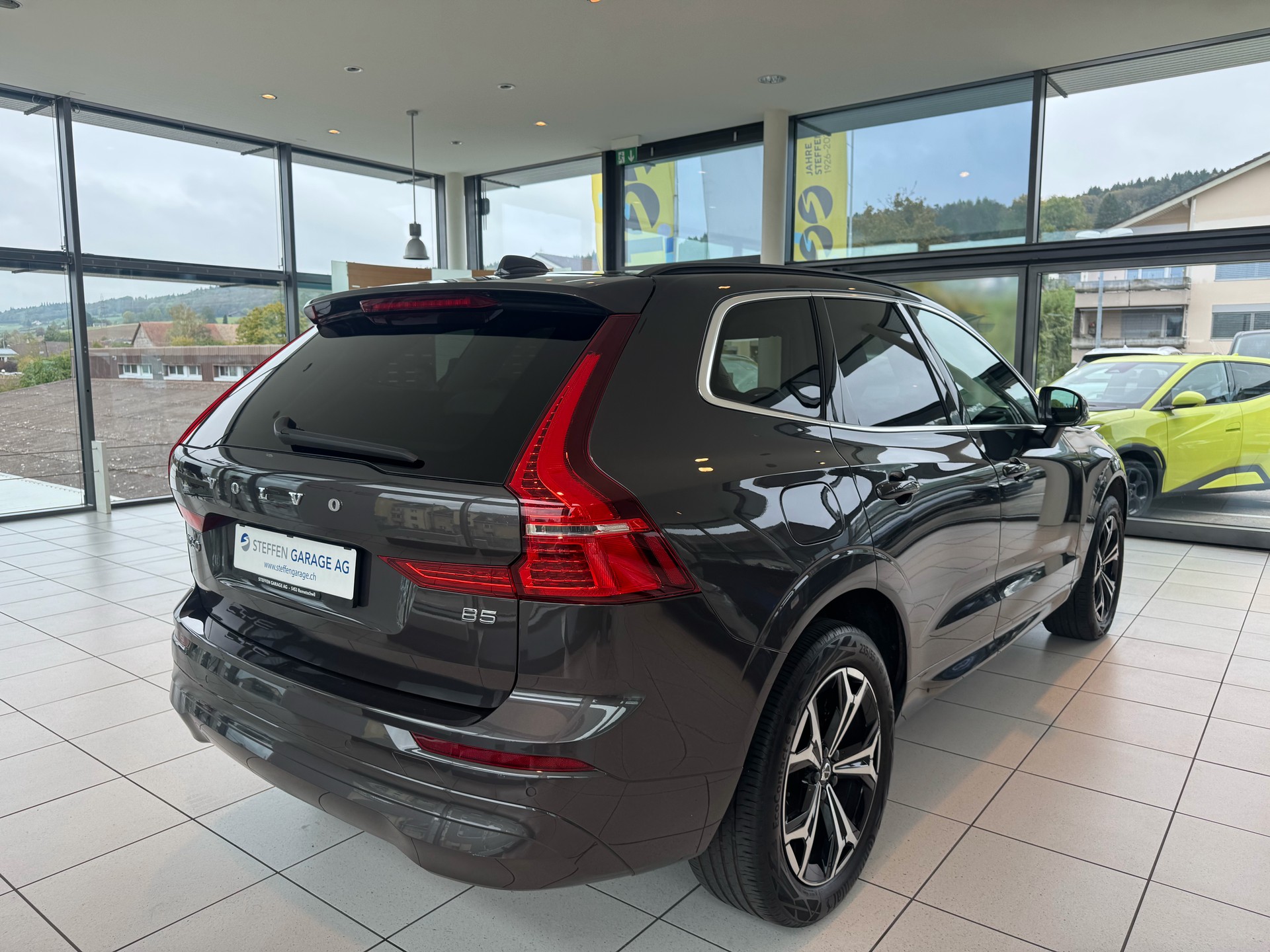 VOLVO XC60 B5 Benzin Mild Hybrid Momentum Geartronic-image-7