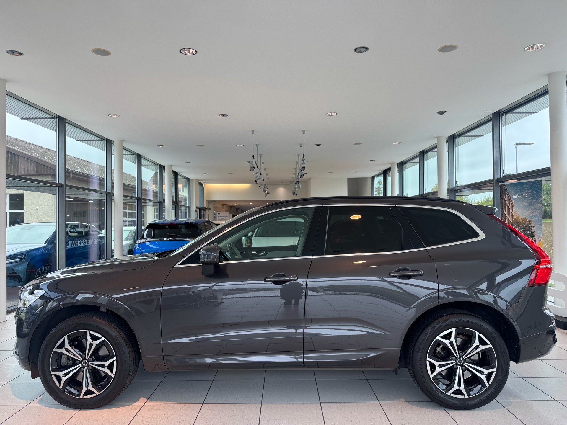 VOLVO XC60 B5 Benzin Mild Hybrid Momentum Geartronic-image-10