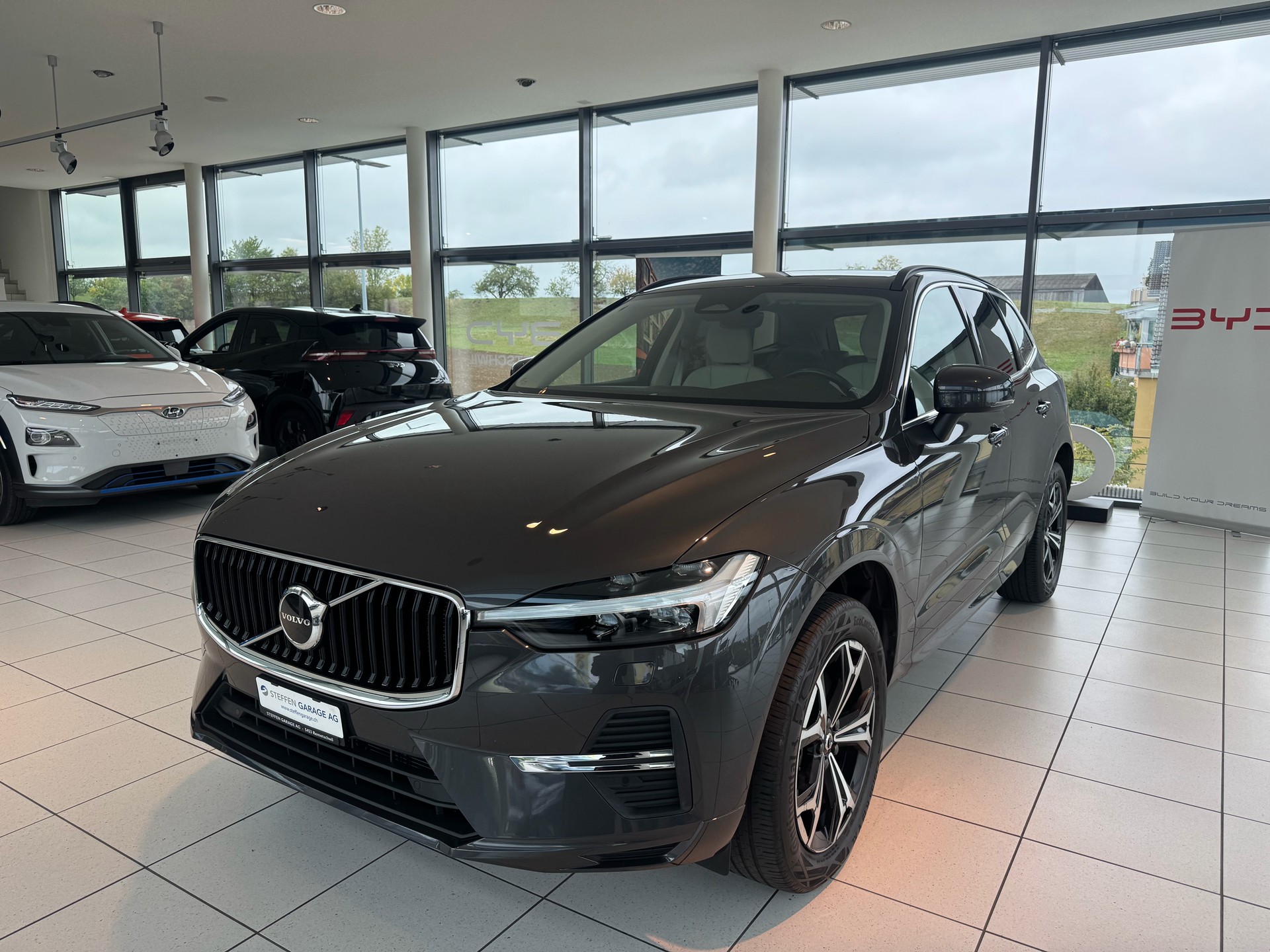 VOLVO XC60 B5 Benzin Mild Hybrid Momentum Geartronic-image-3
