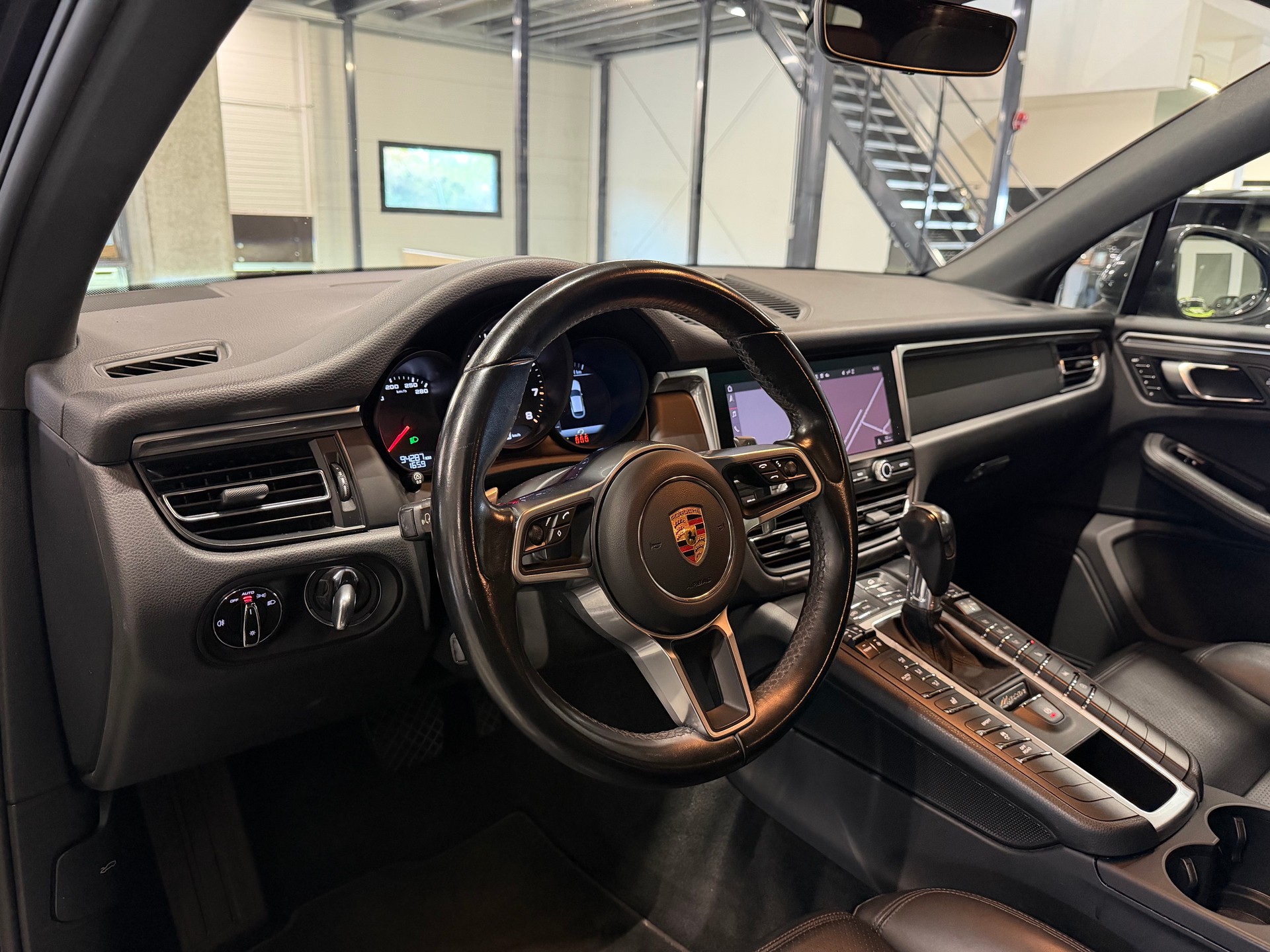 PORSCHE Macan PDK *VHC CH*-image-8