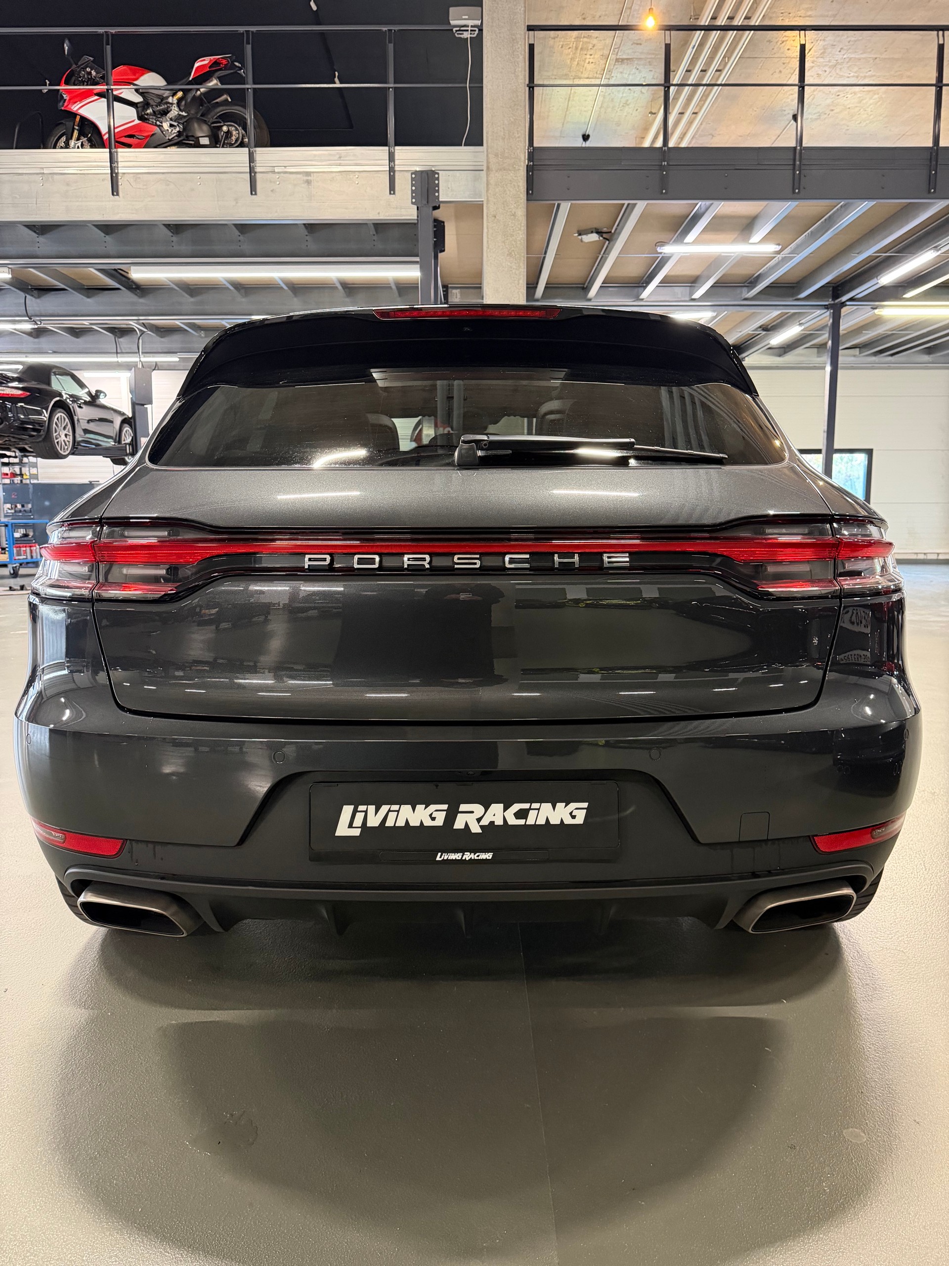 PORSCHE Macan PDK *VHC CH*-image-3