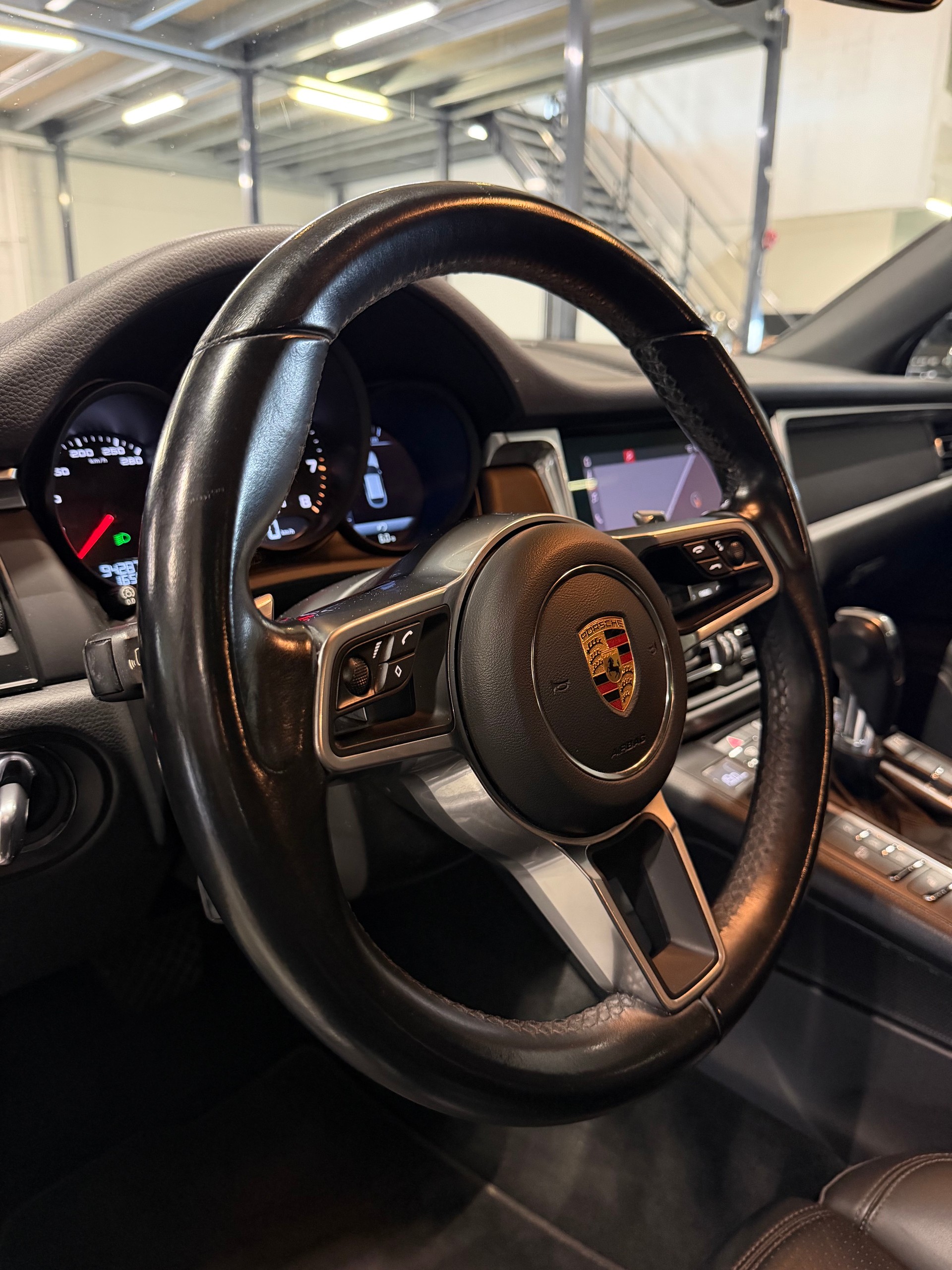 PORSCHE Macan PDK *VHC CH*-image-9