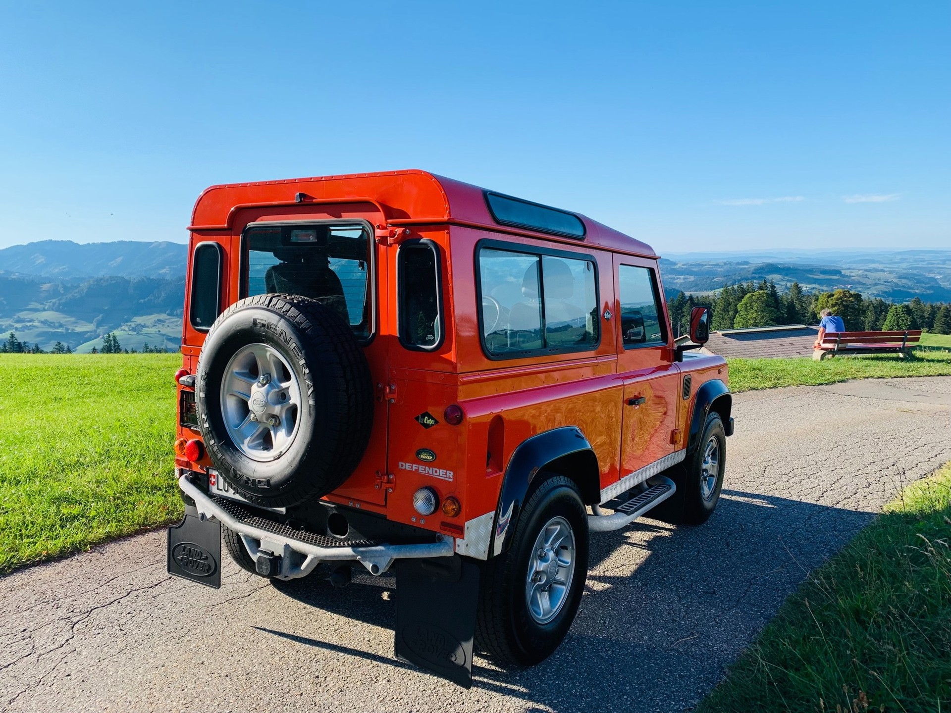 LAND ROVER Defender 90 SW 2.4Tdc-image-12