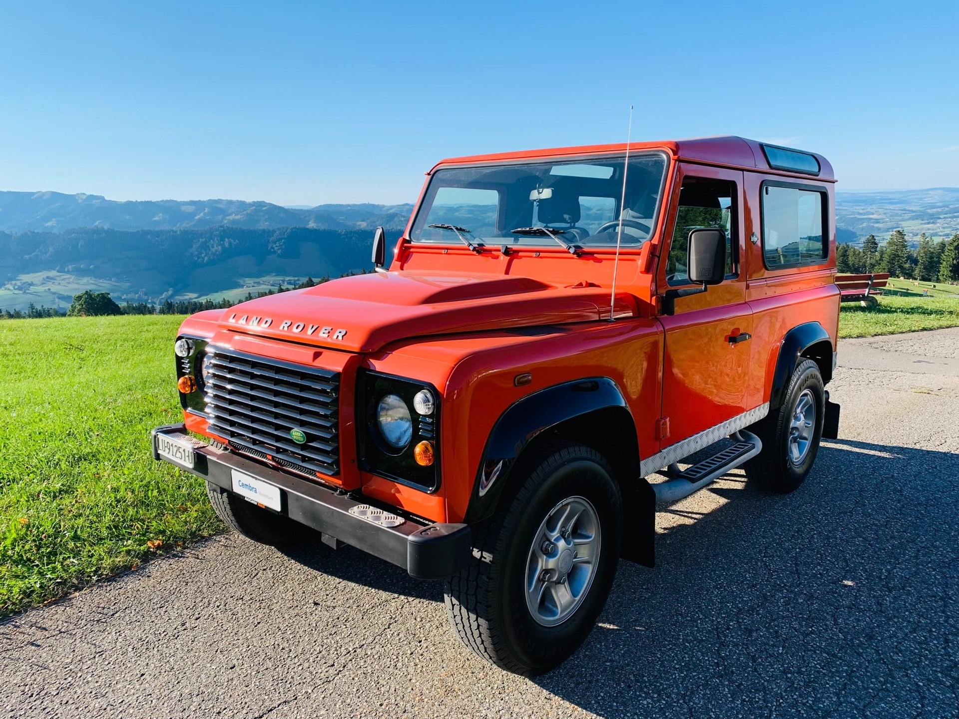 LAND ROVER Defender 90 SW 2.4Tdc-image-2