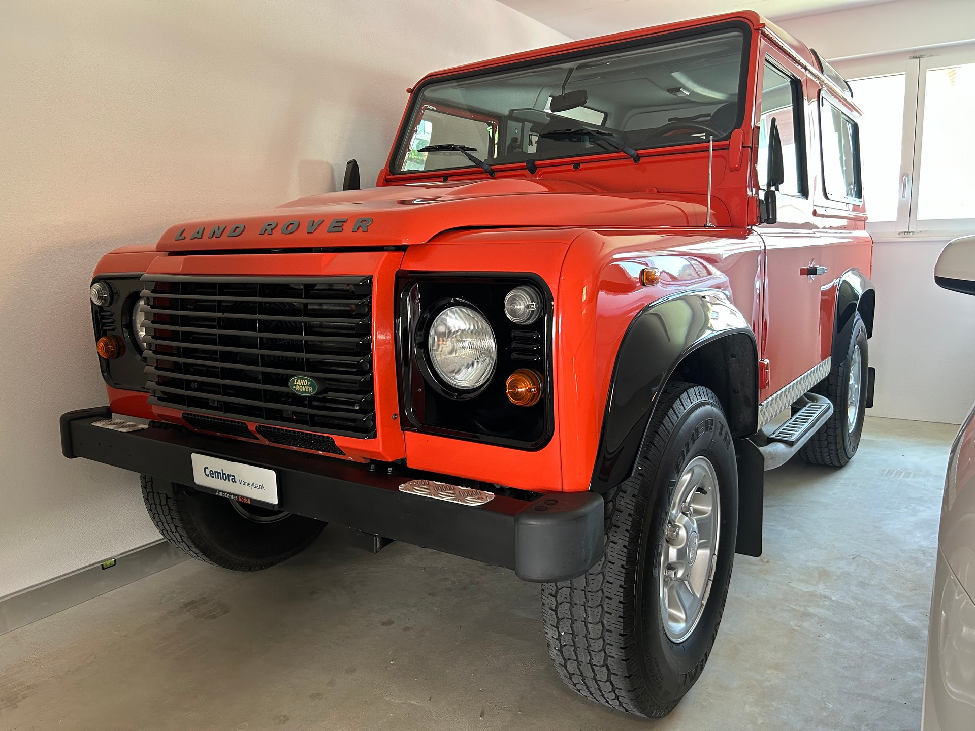 LAND ROVER Defender 90 SW 2.4Tdc-image-4