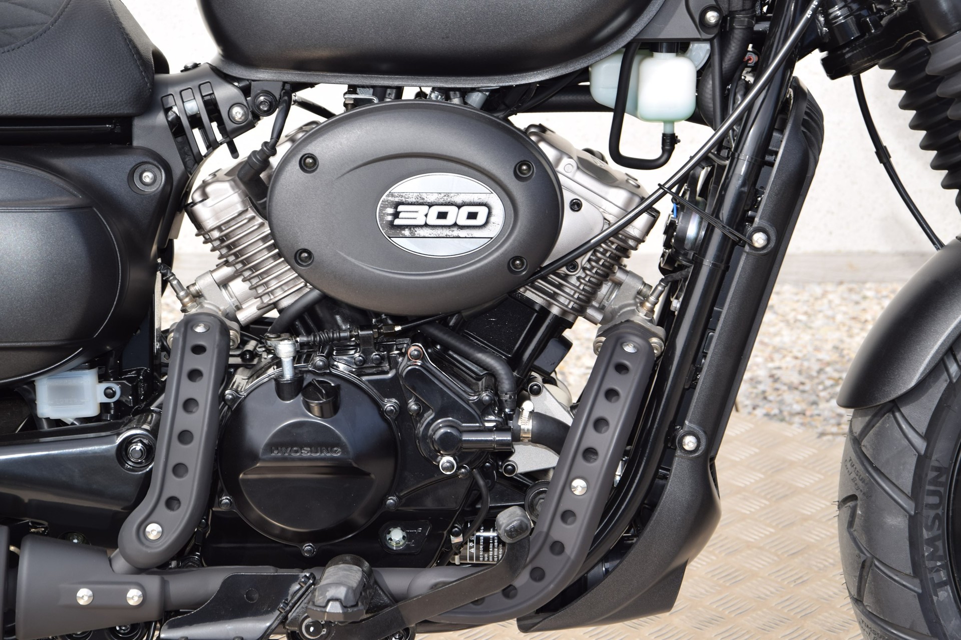 HYOSUNG GV 300 Bobber-image-11